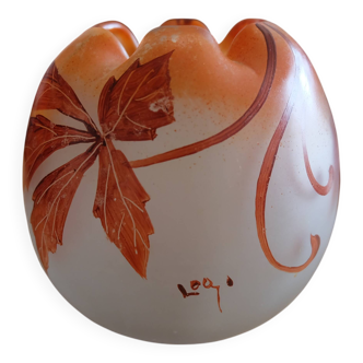 Vase boule signé Legras