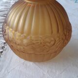 Vase art déco en verre dépoli signé CLA France