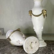 Pair of vases in white statuary marble, gilt bronze, circa 1900