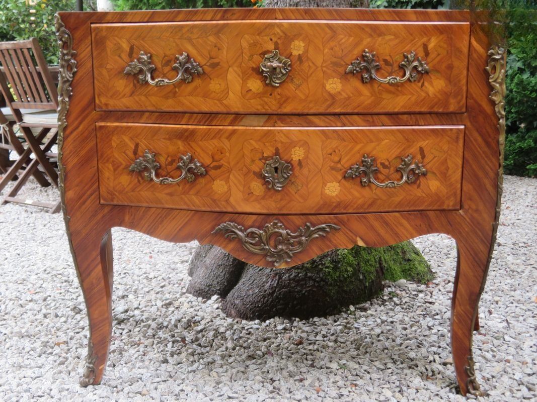 Louis XV commode
