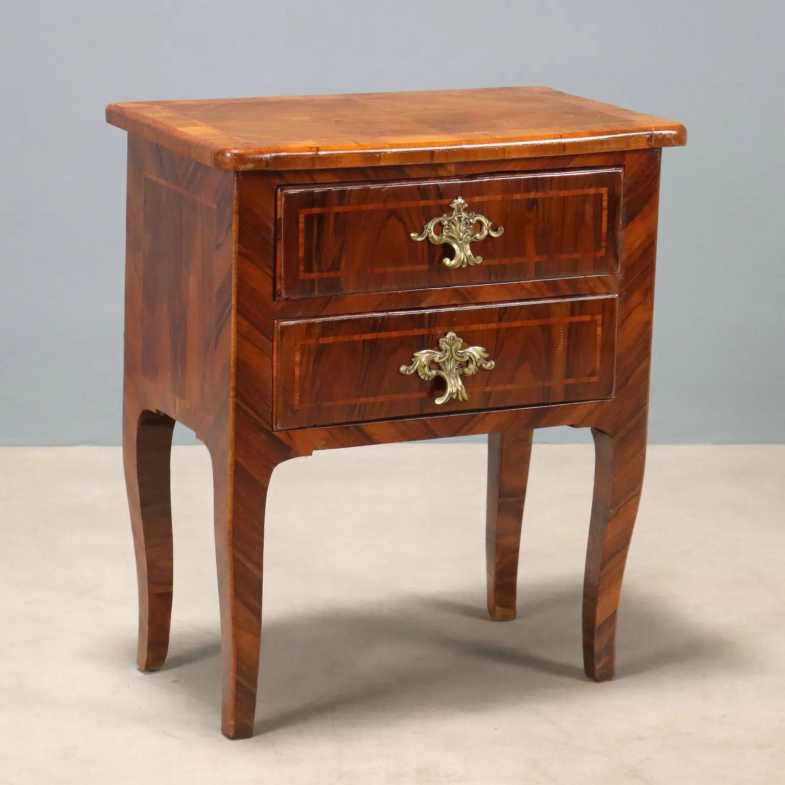 Antique baroque bedside table in rosewood, 18th century.