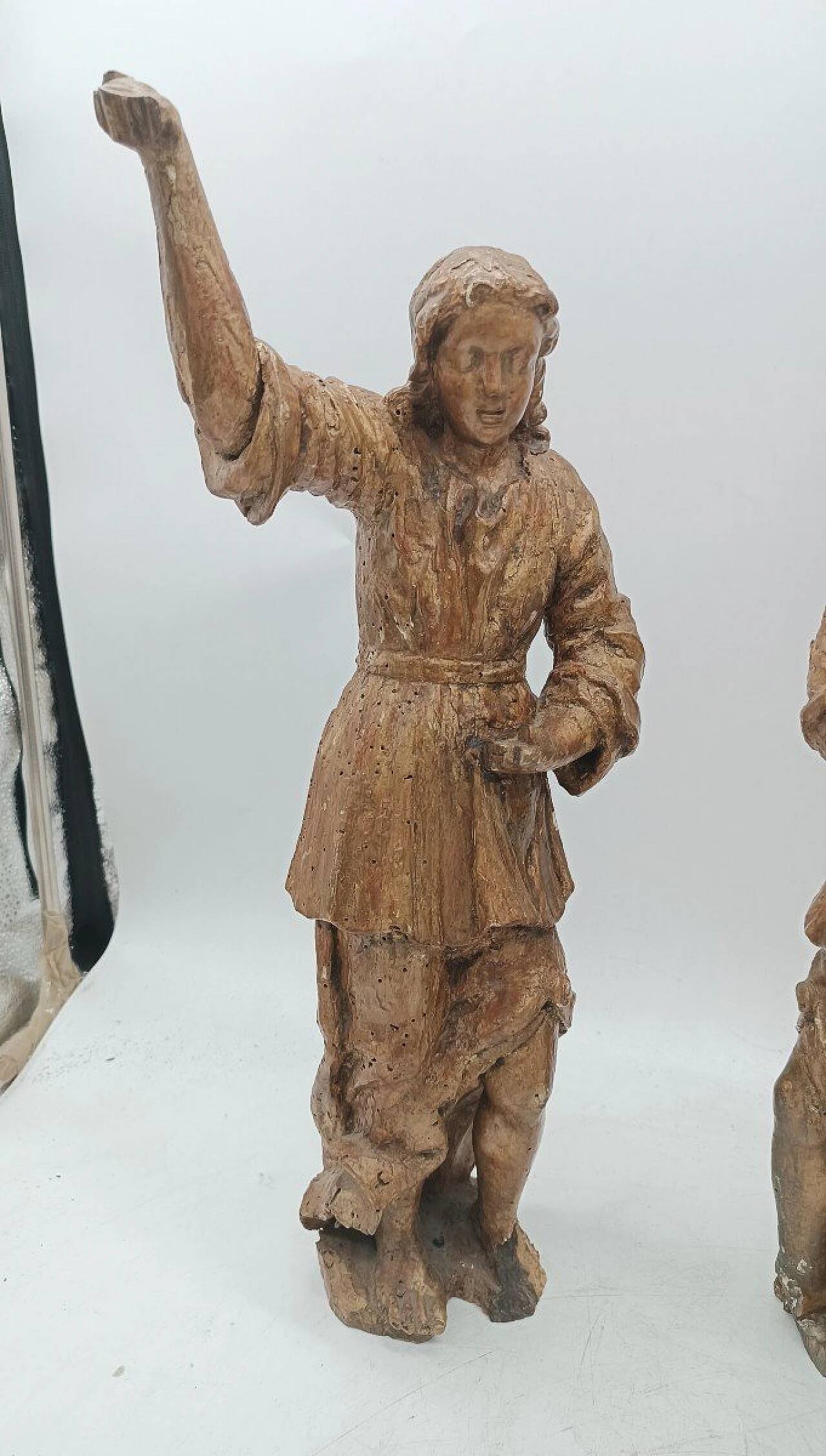 Pair of Tuscan giltwood angel sculptures, late 17th century