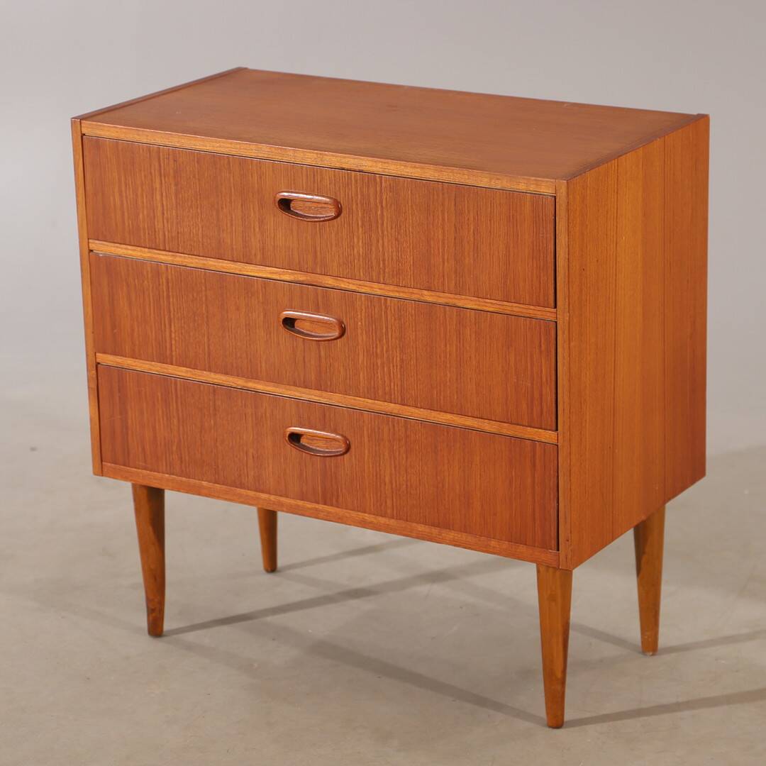 Vintage chest of drawers 3 drawers spindle feet Denmark
