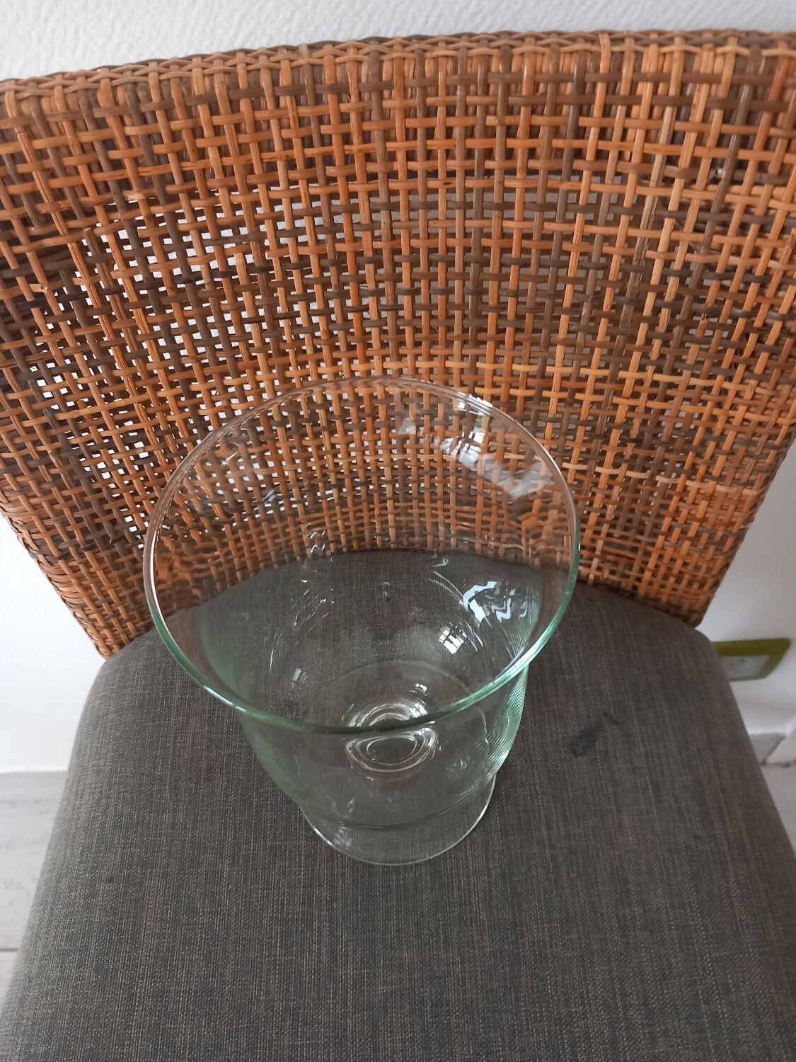 Glass vase