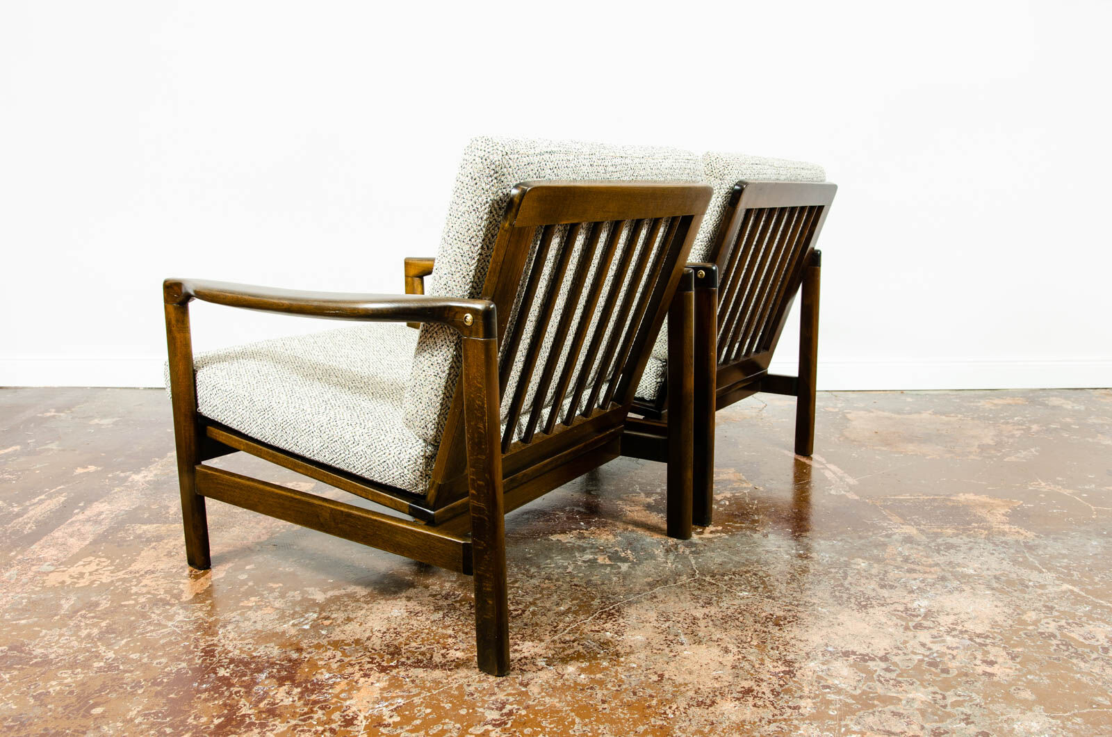 Pair of B-7522 armchairs by Zenon Bączyk
