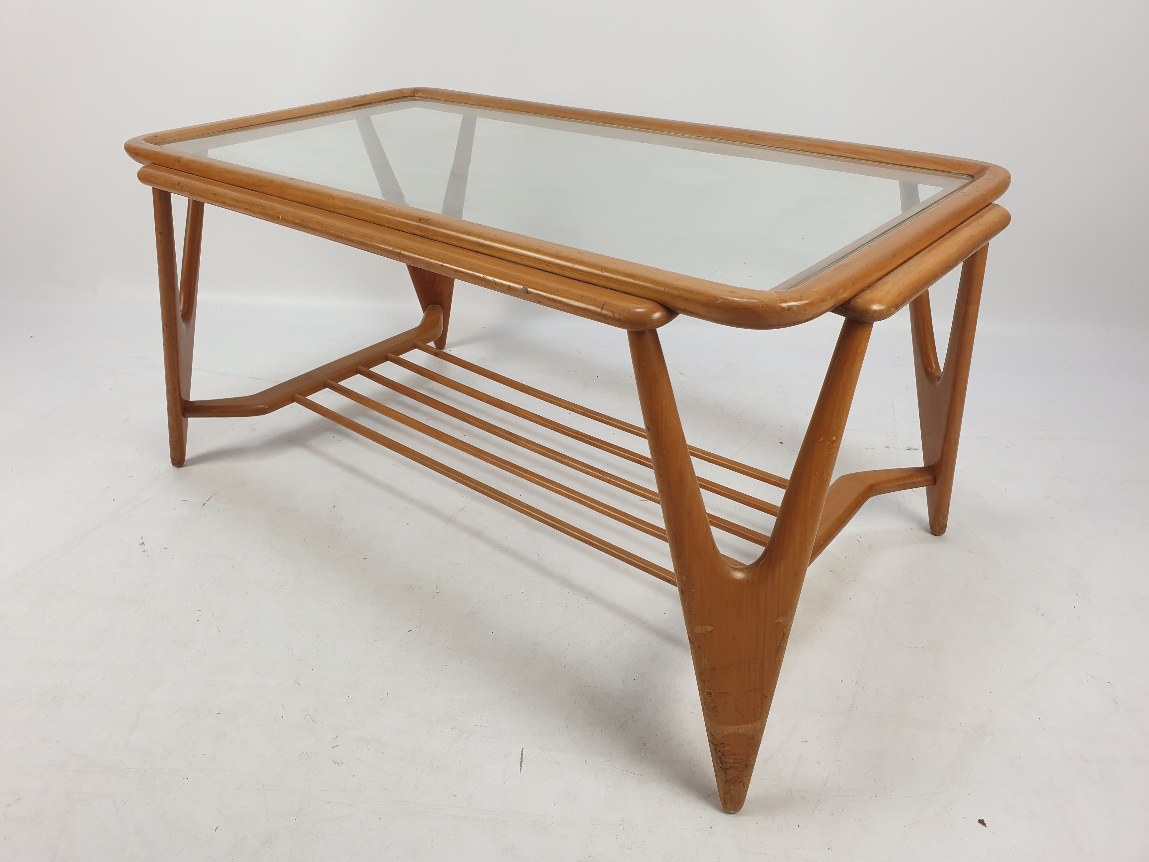 Italian walnut mid-century modern coffee table, 1950s