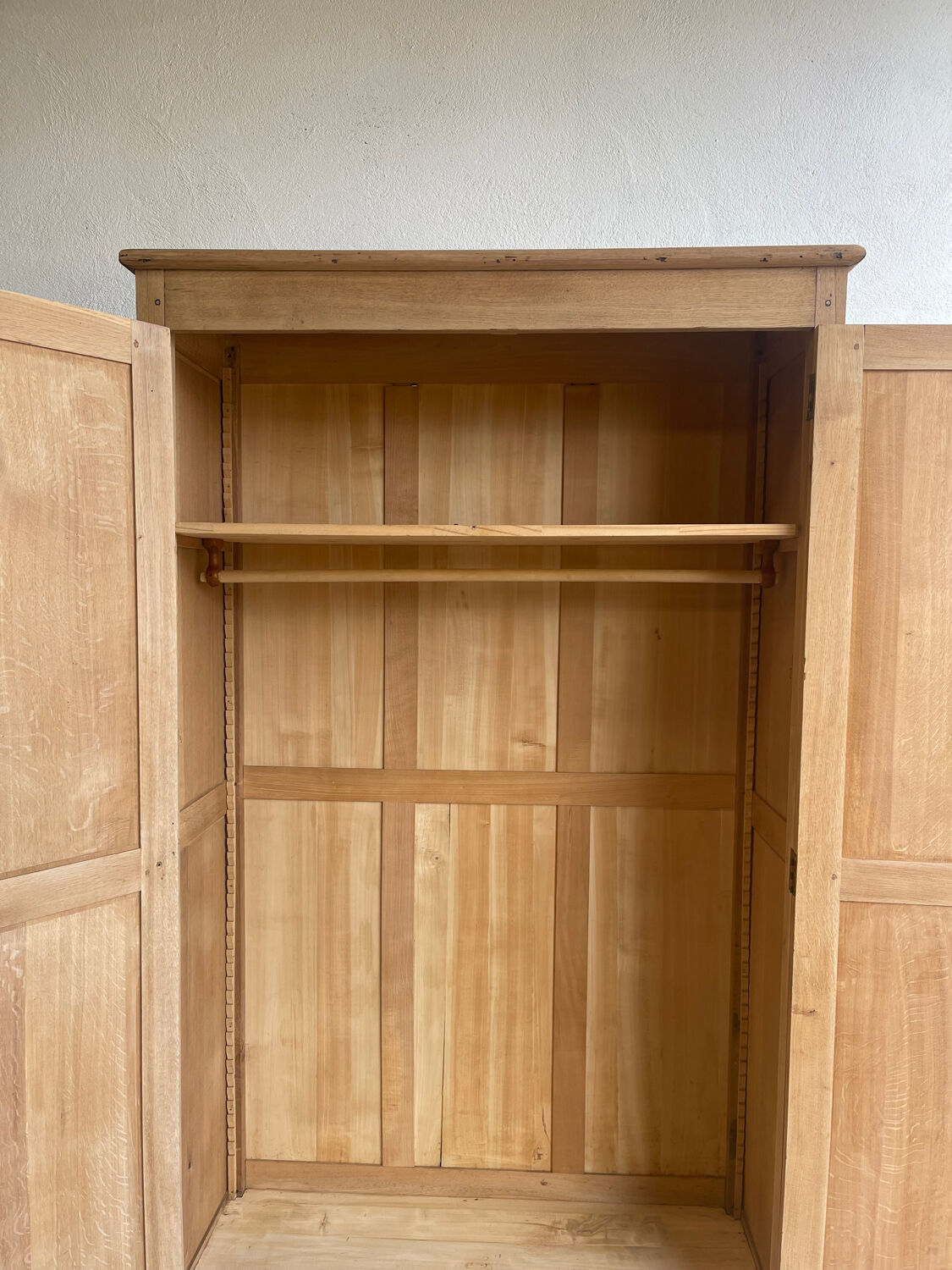 Wardrobe / Parisian wardrobe