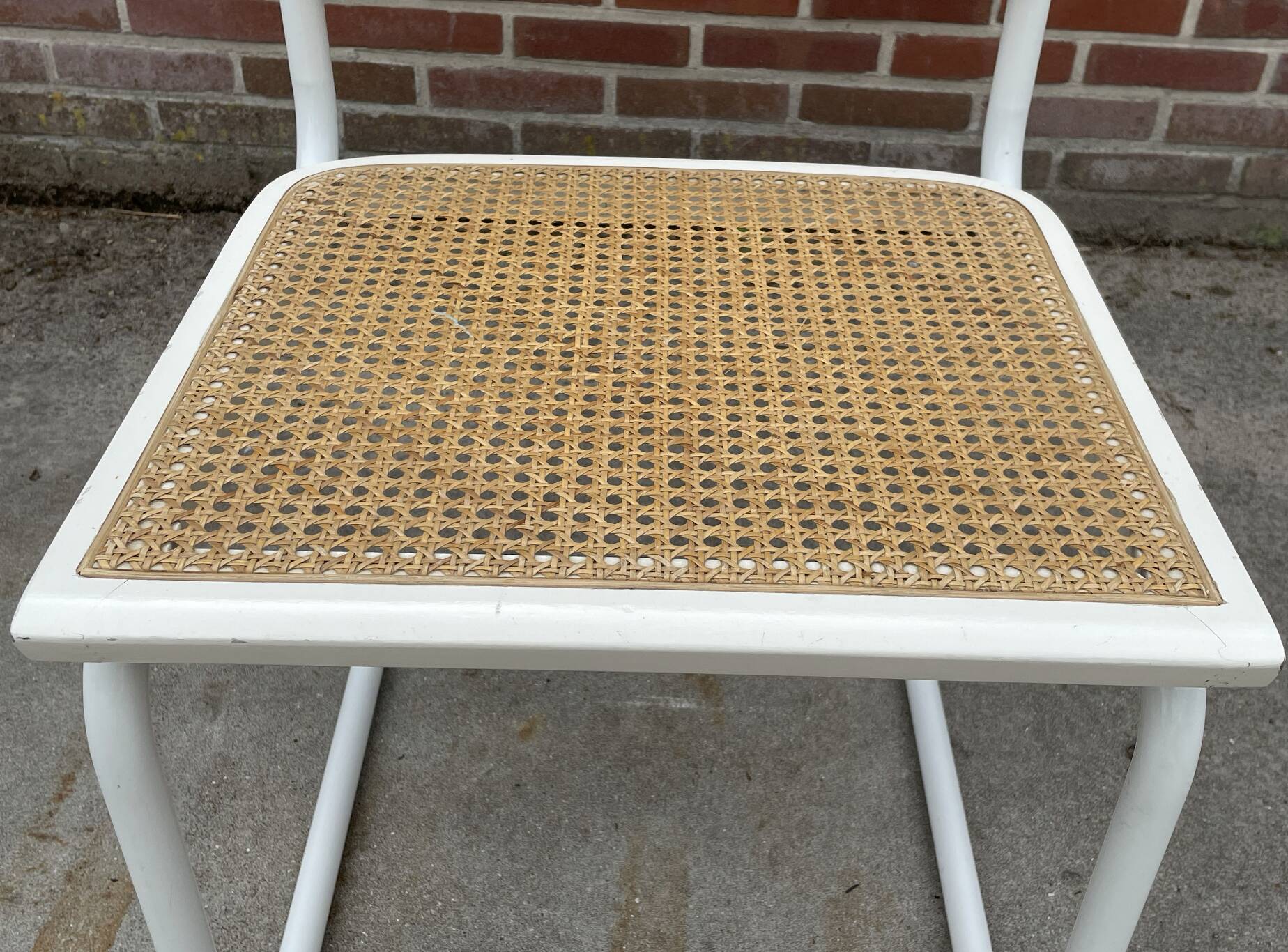 Set of 4 Cesca b32 model chairs in white by Marcel Breuer