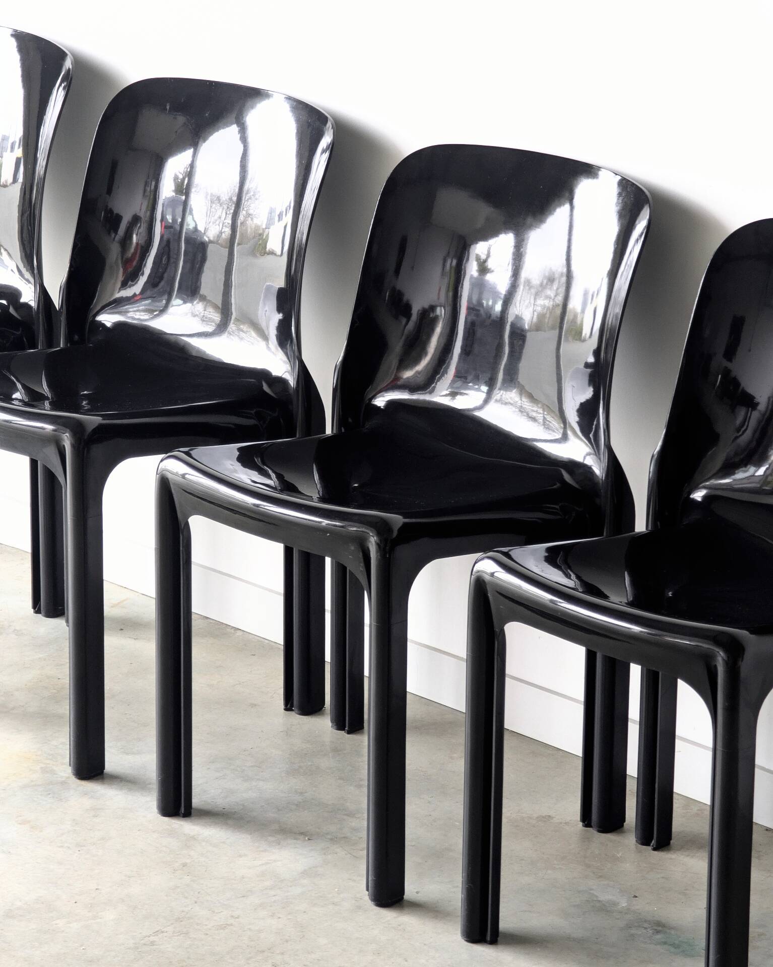 4 vintage chairs model Selene, Vico Magistretti for Artemide, 1970