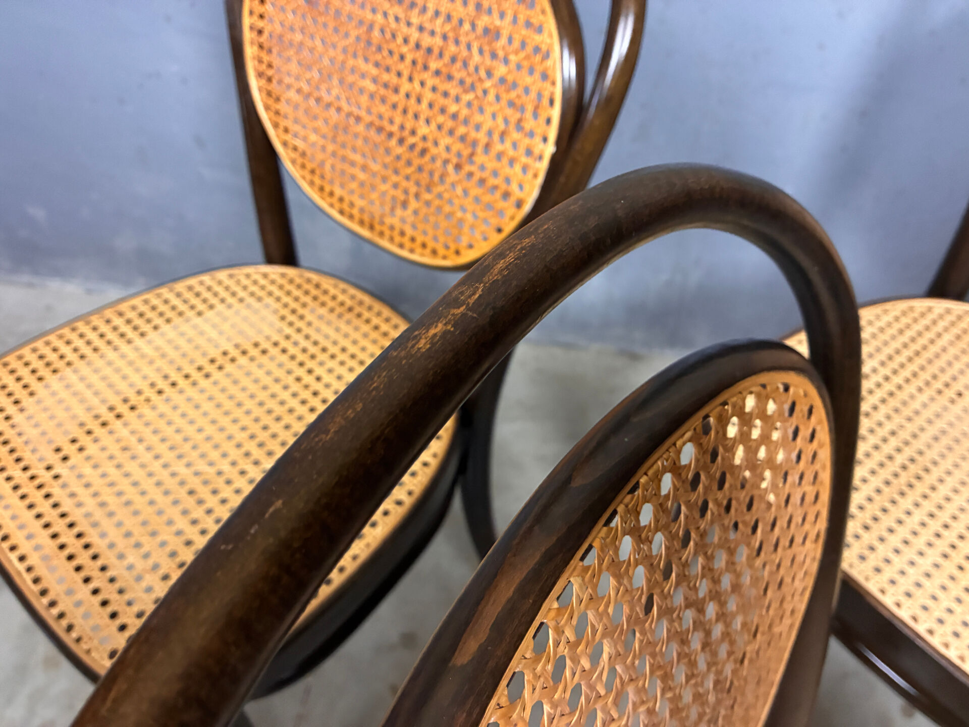 Thonet 215r 6 chairs, classic design