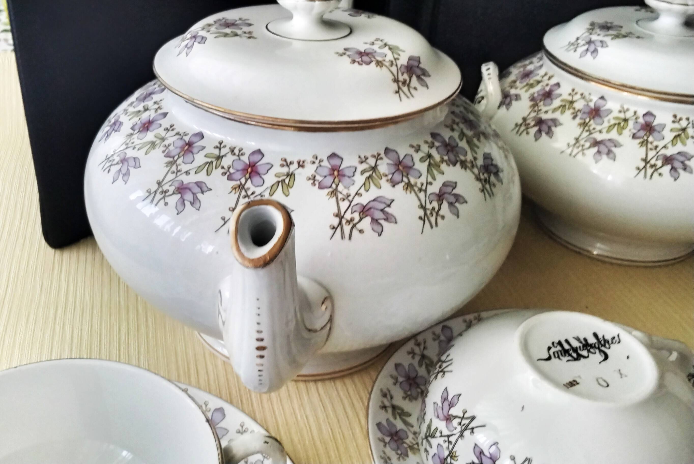 Antique tea service in Sarreguemines U&C earthenware.