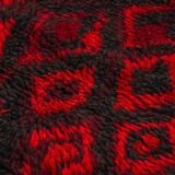 Scandinavian 20th century modern ryijy rug. 160 X 95 cm (63 X 37 in).