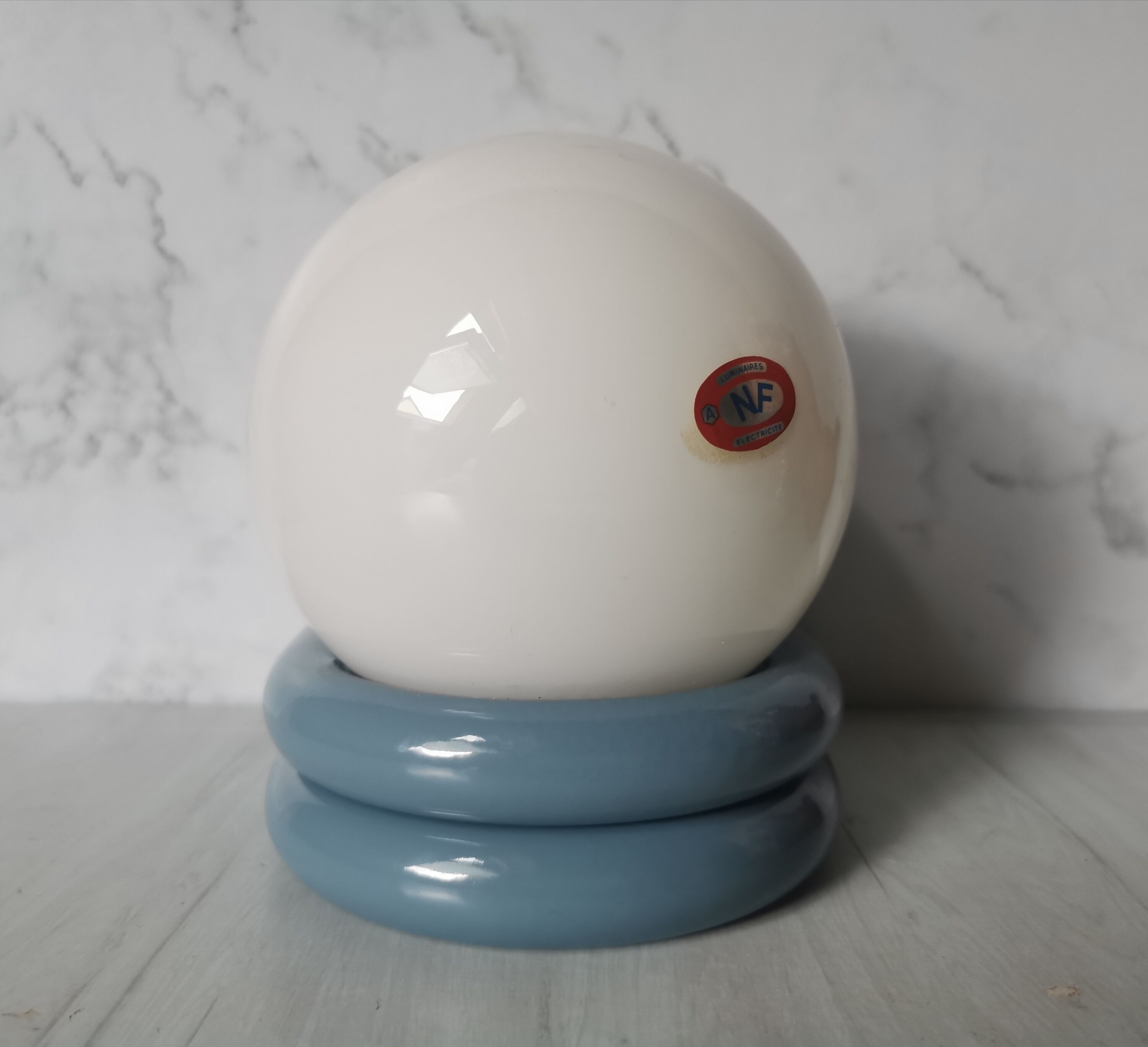 Vintage metal and opaline wall lamp