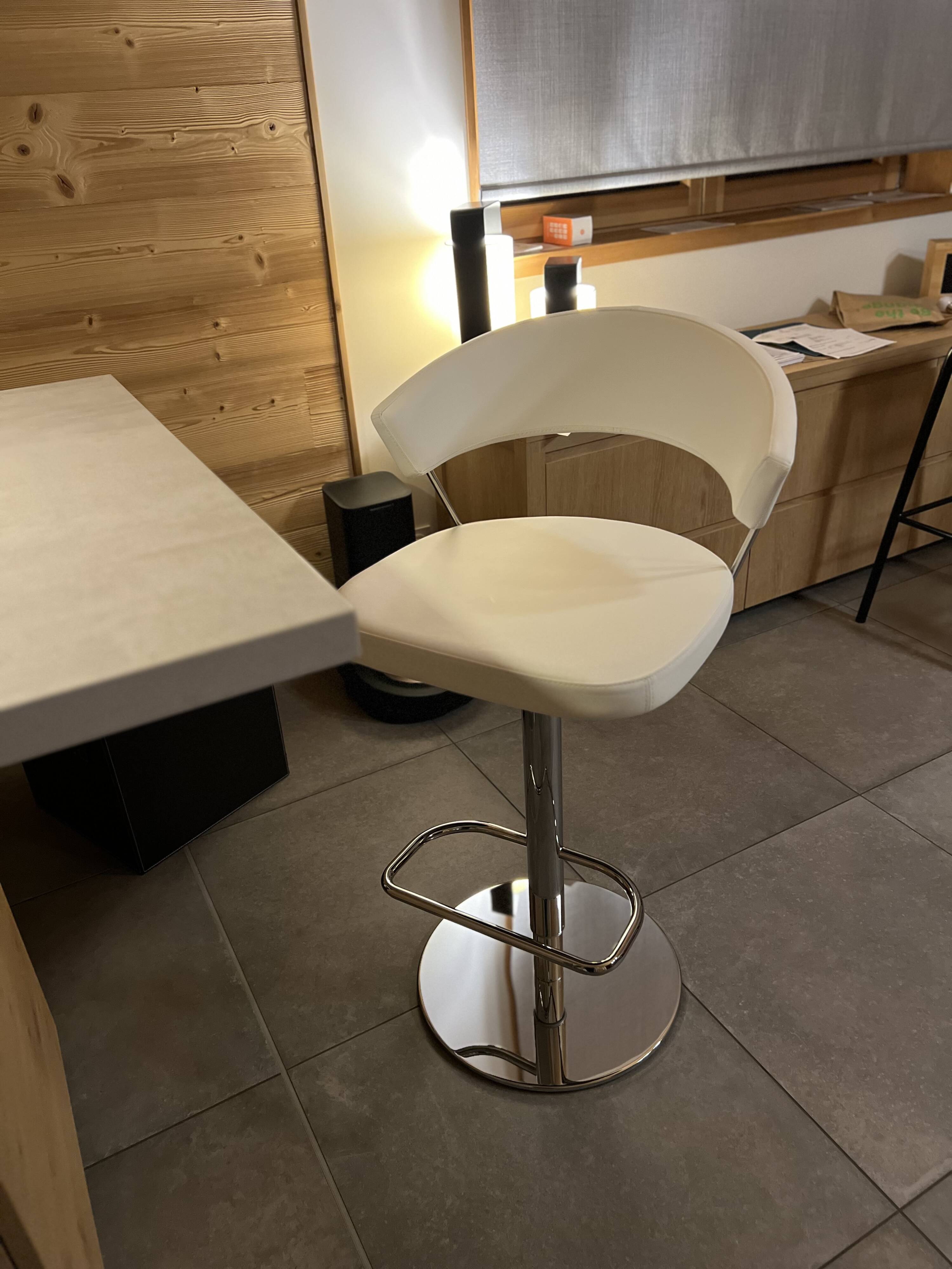 New York vinyl bar stool by Connubia by Calligaris