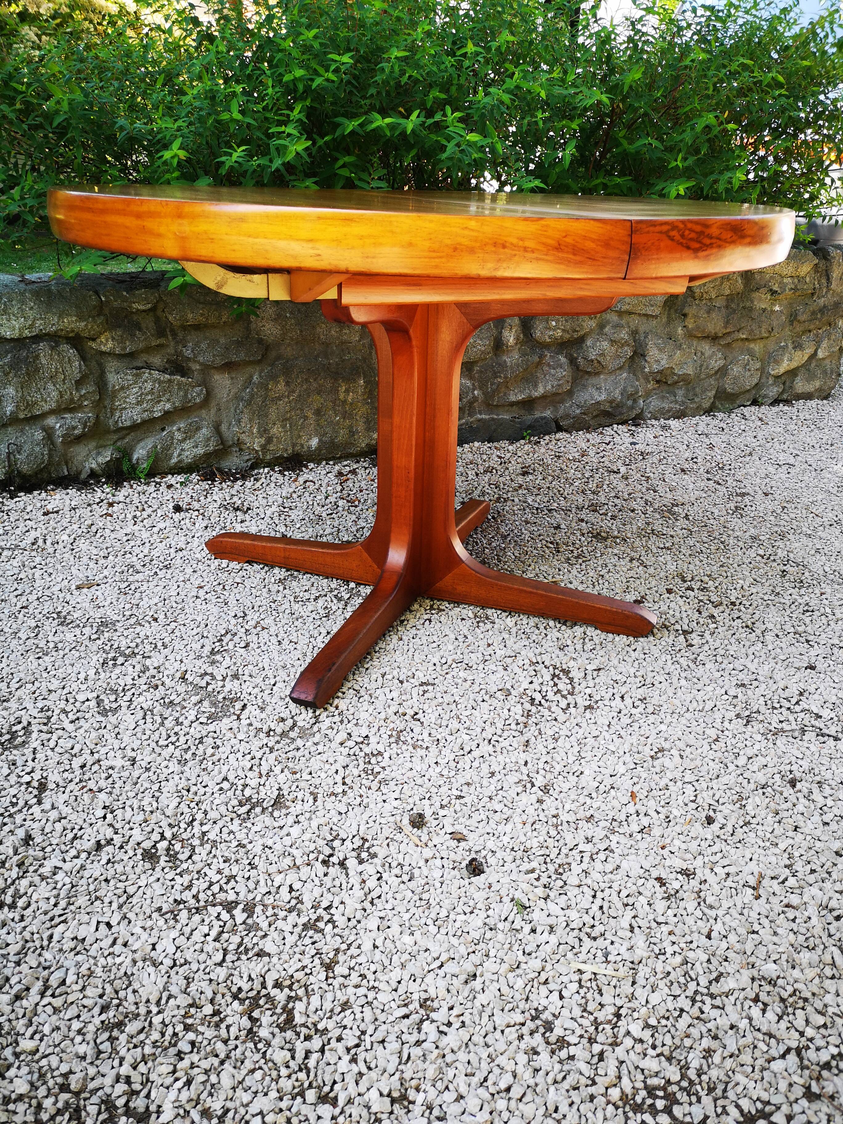 Baumann rosewood system table