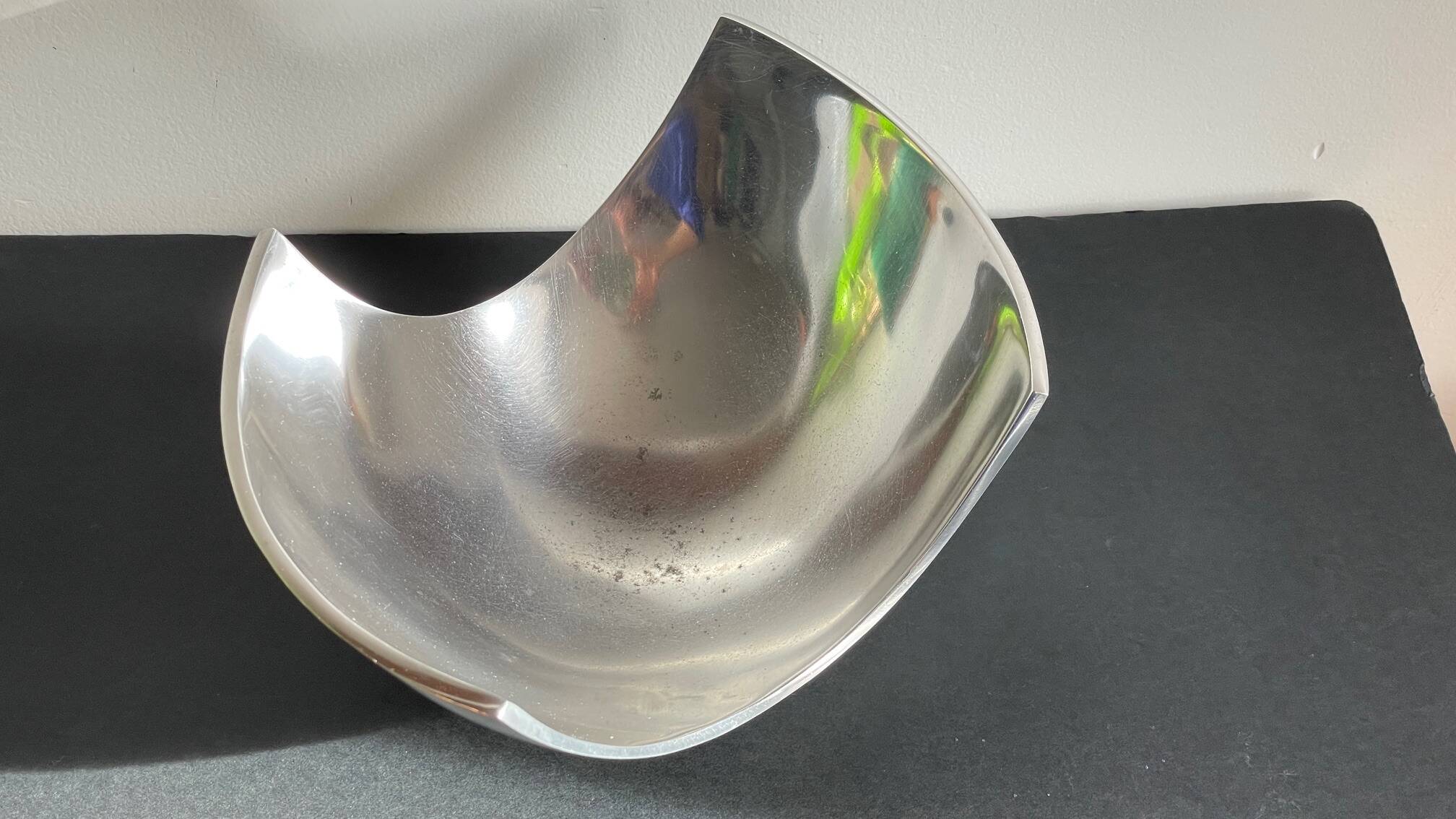 Vintage polished metal fruit bowl