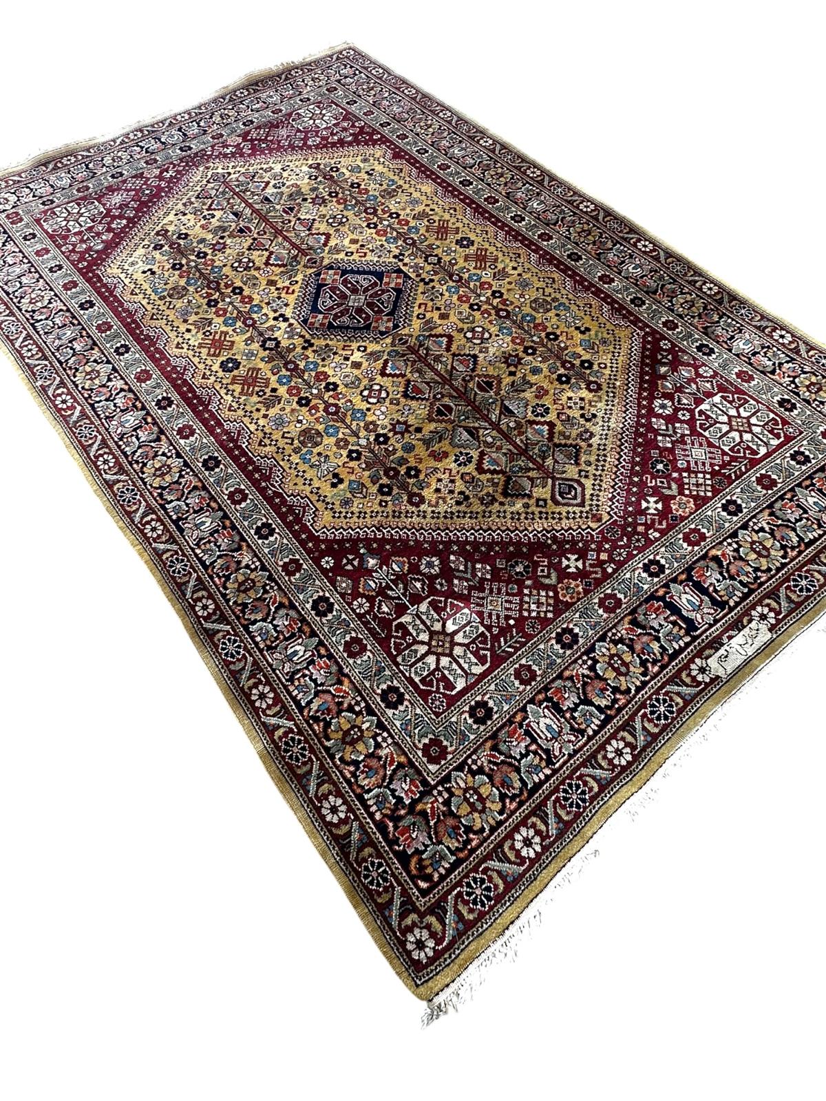 Handmade Persian carpet 182cm x 273cm
