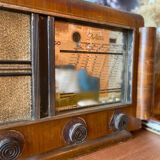 Decorative radio