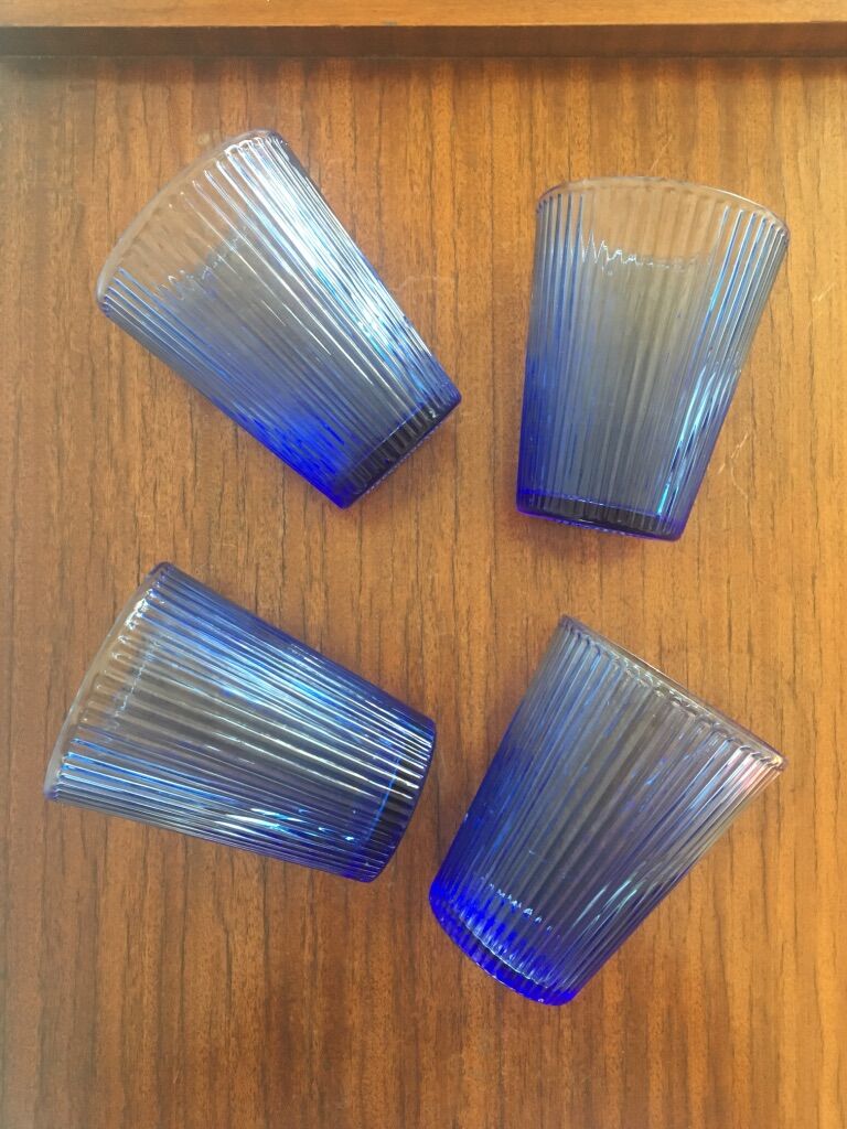 Set de 4 verres en verre bleu