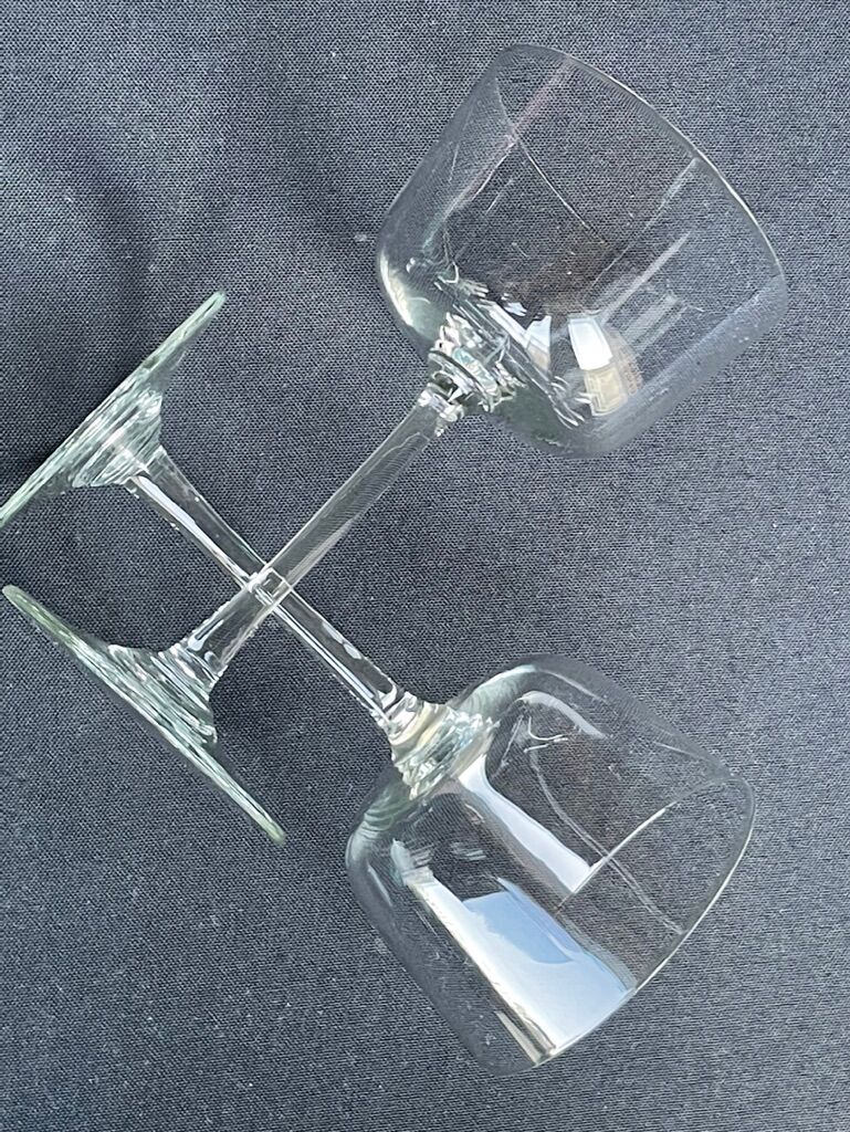 6 wine glasses light blown crystal