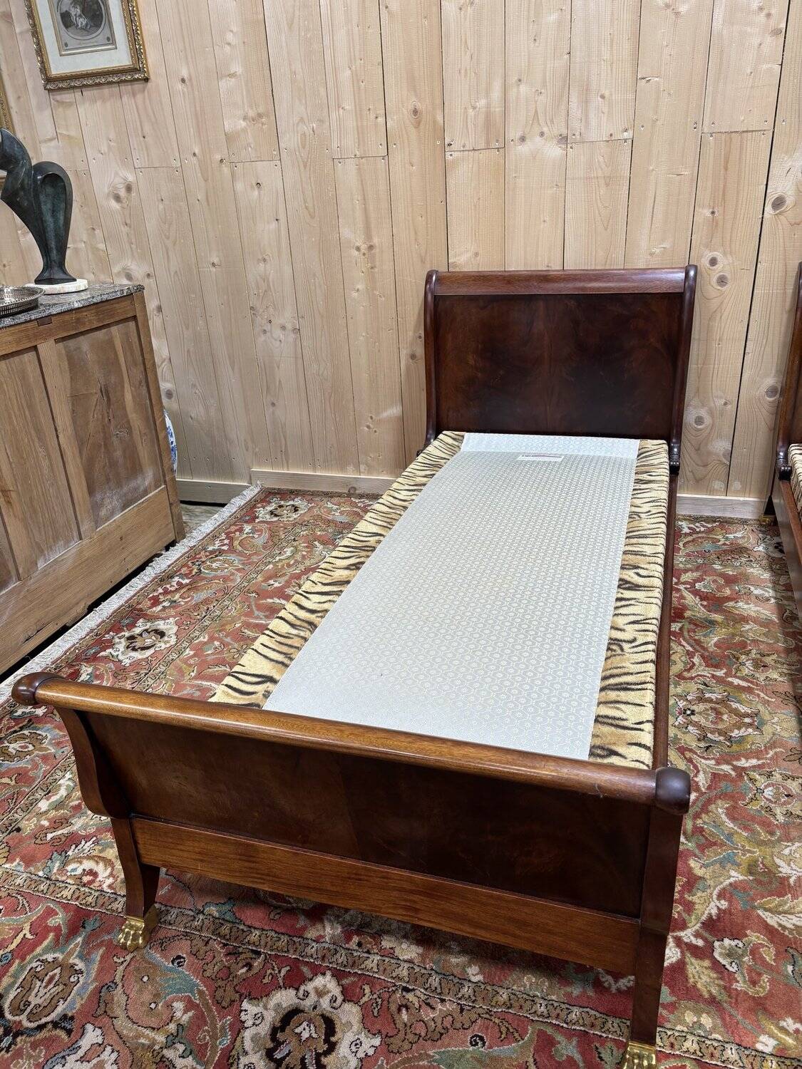 Lits jumeaux de style empire en acajou