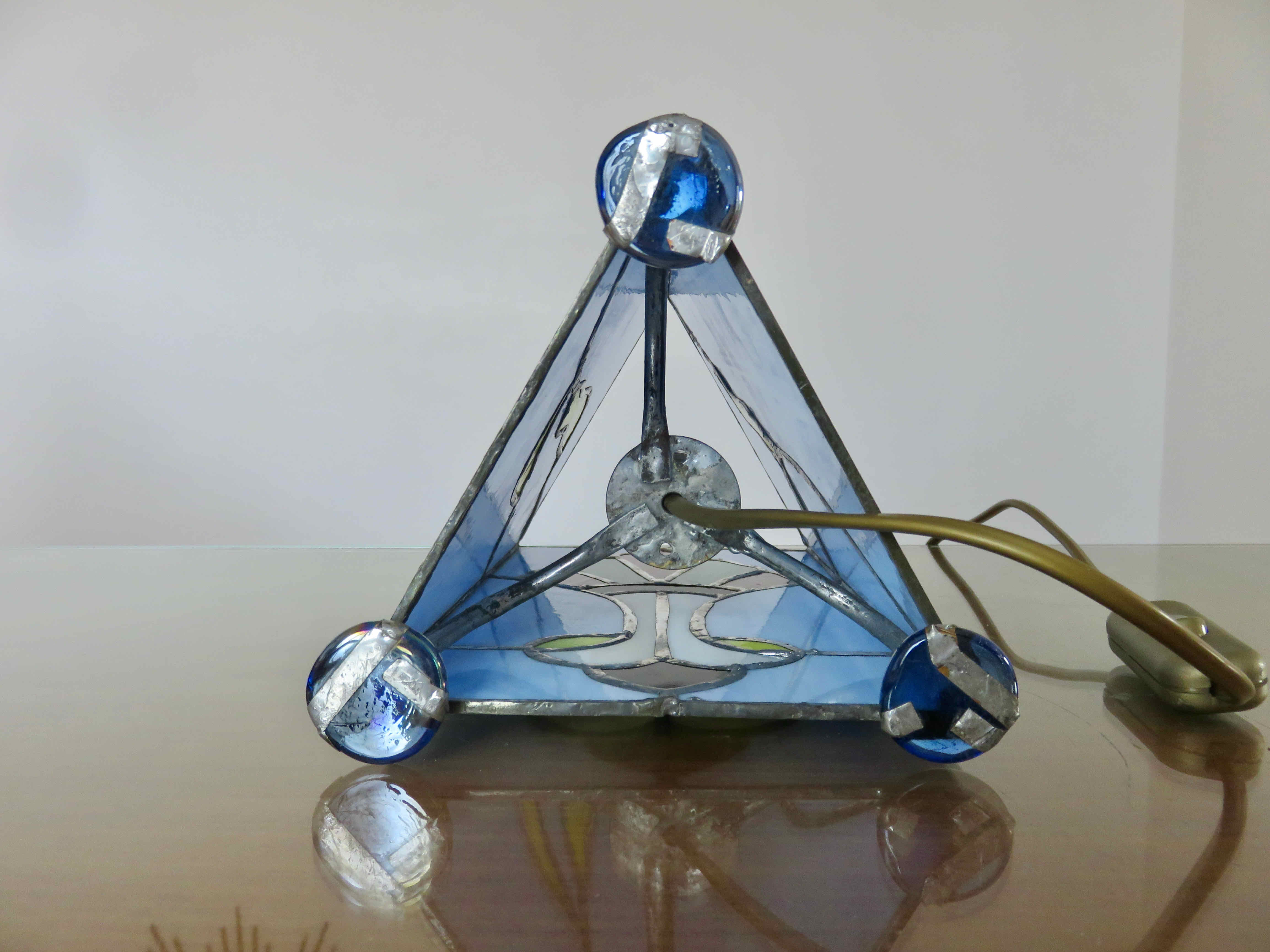 Art deco lamp in glass paste