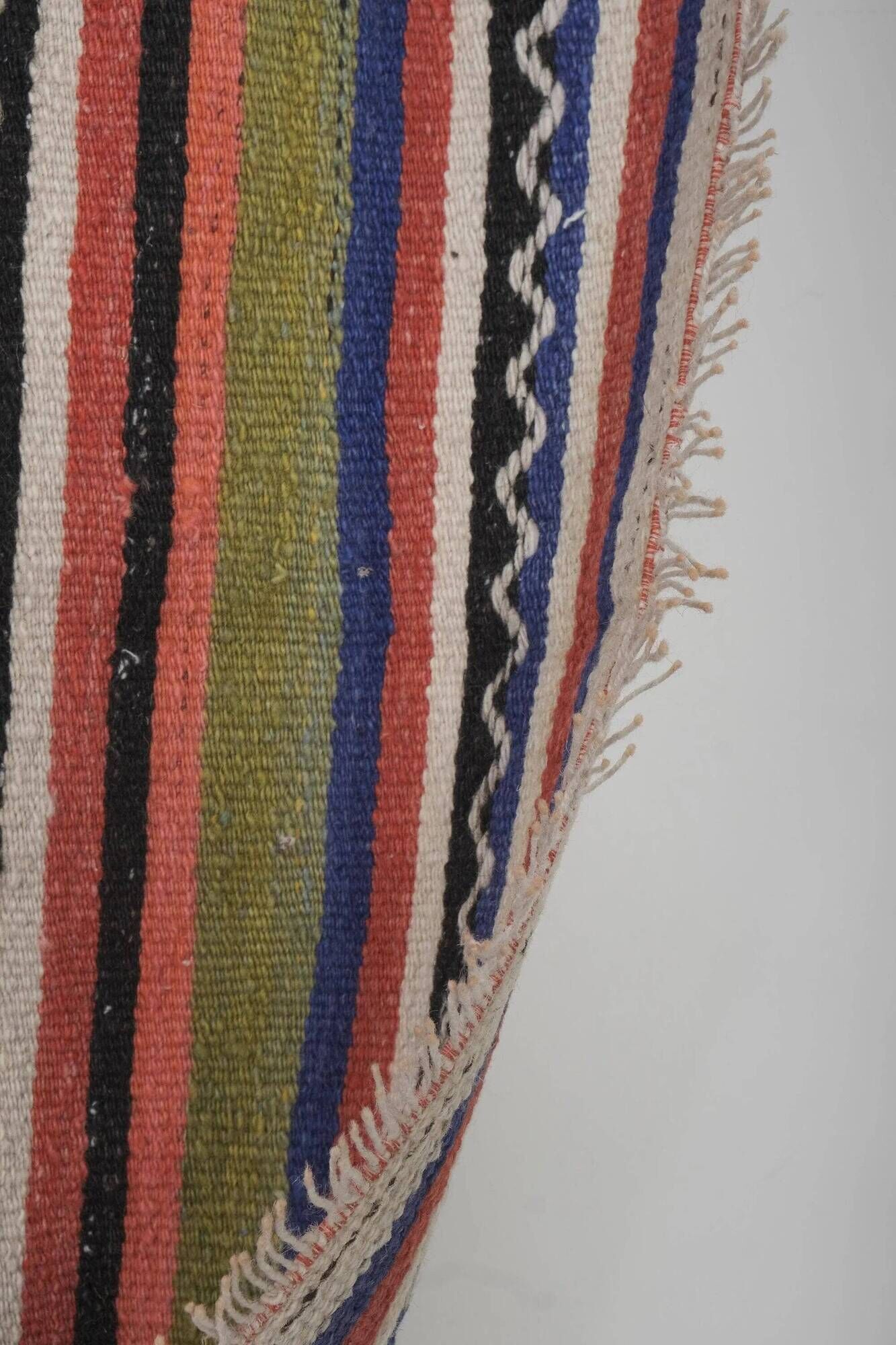 Vintage Turkish kilim handwoven 226x326 cm