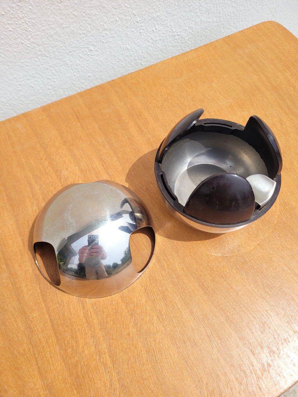 Cendrier boule en inox vintage années 70
