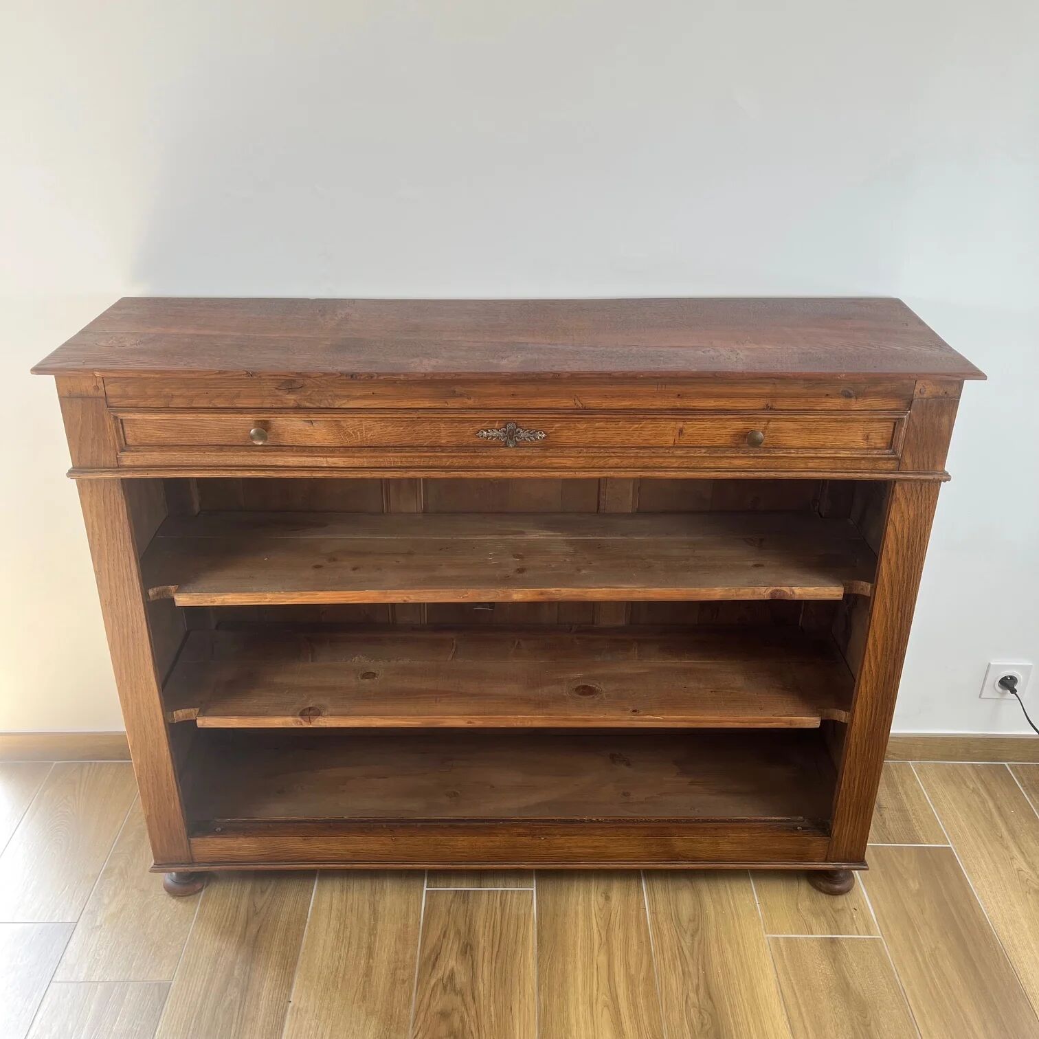 Open oak sideboard in country style, 1930s/50s.