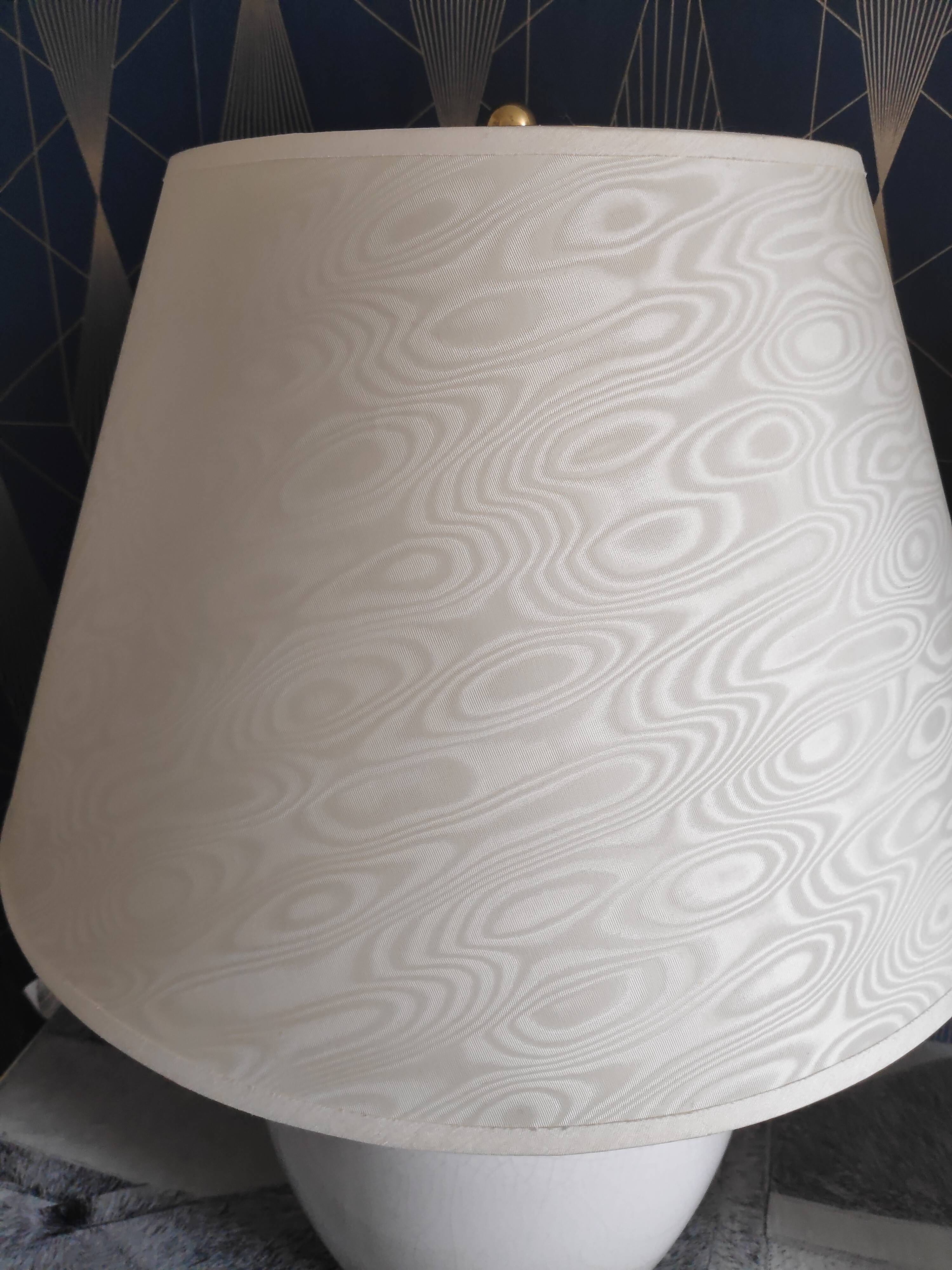 Lamps 2 white cracked ceramic foot fires