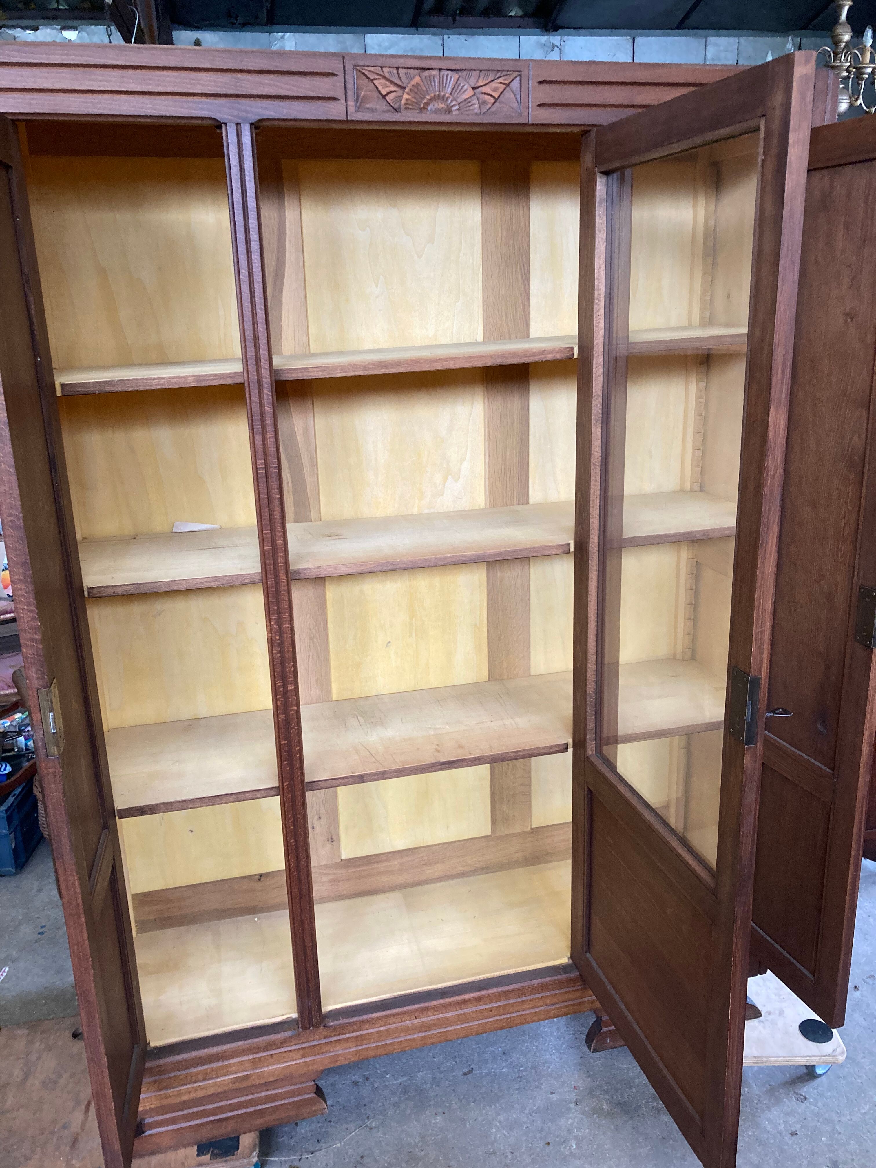 Small display cabinet