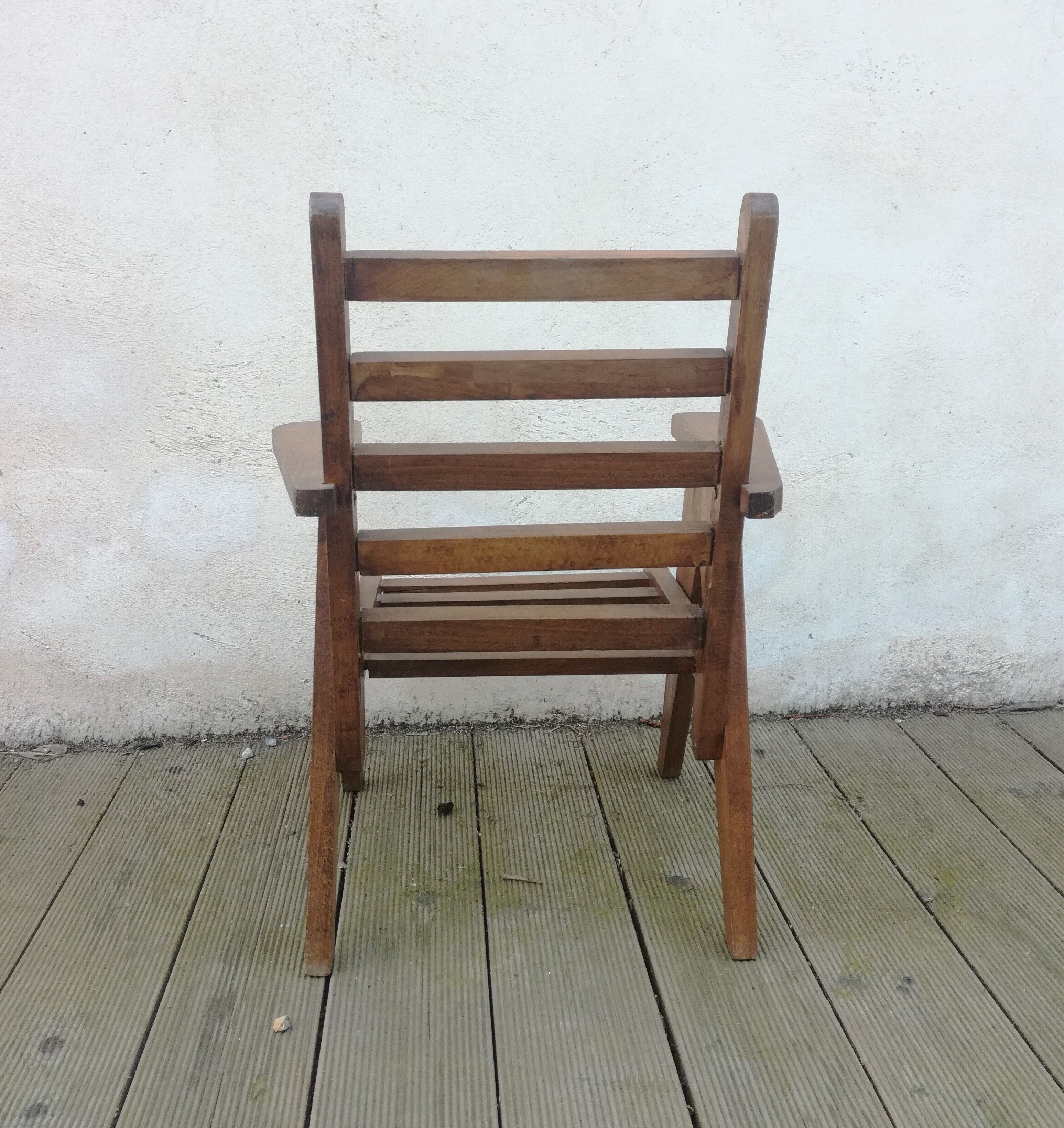 Kid chair compass feet