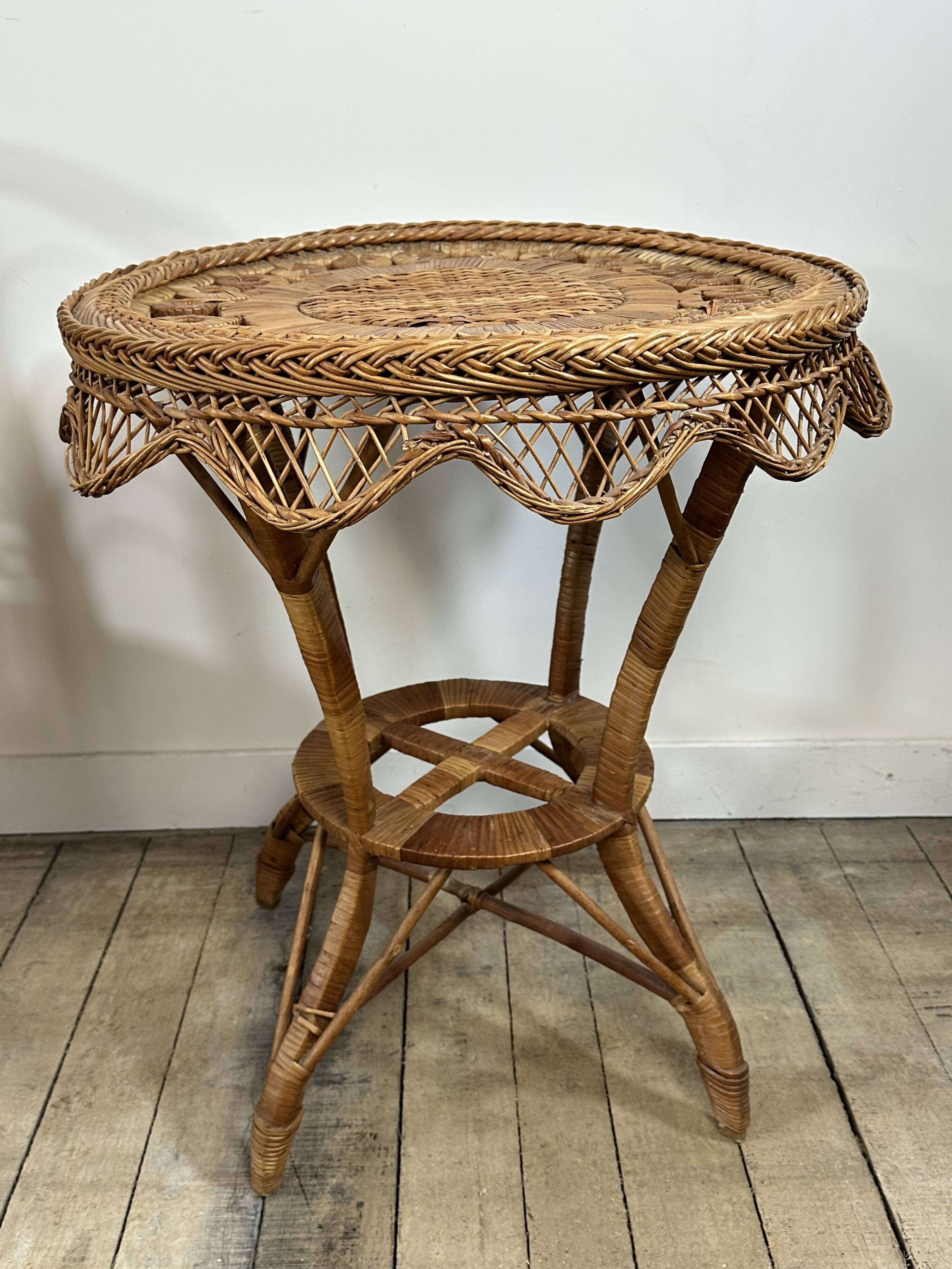 Victorian-style rattan lounge from the 1920s.