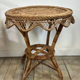 Victorian-style rattan lounge from the 1920s.