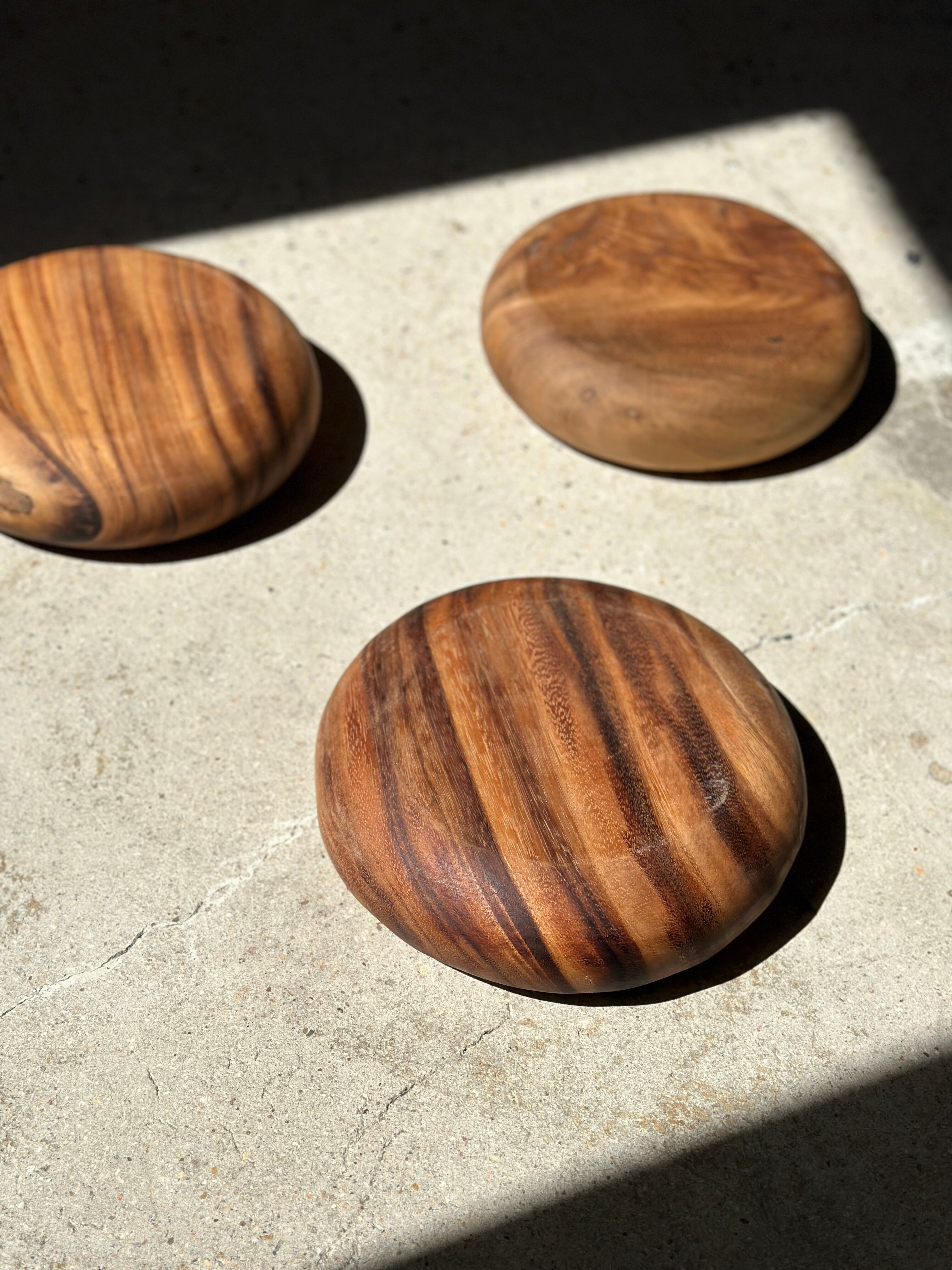 Bowl or monoxyl teak cut d:25.5