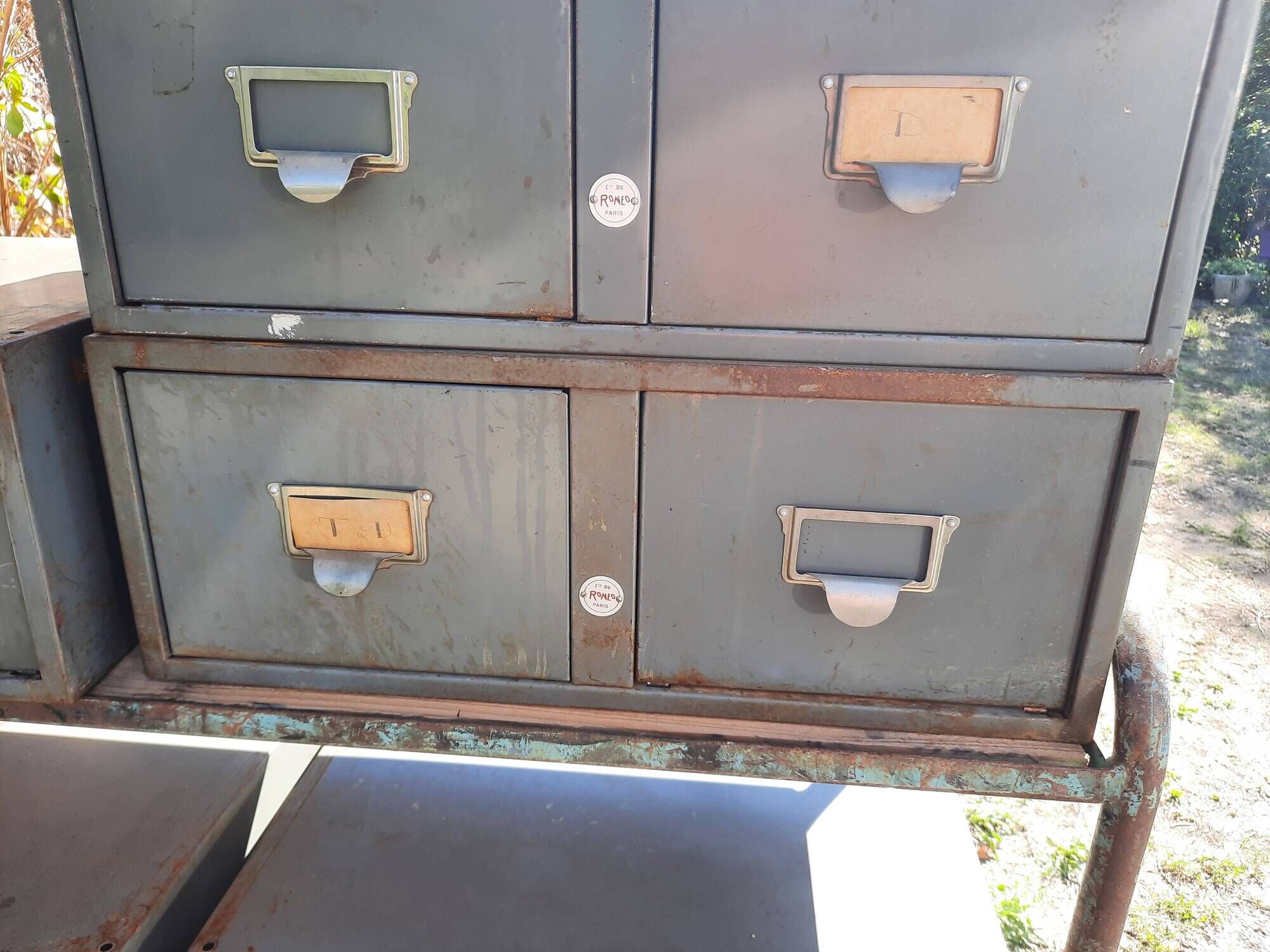 Roneo industrial drawer units