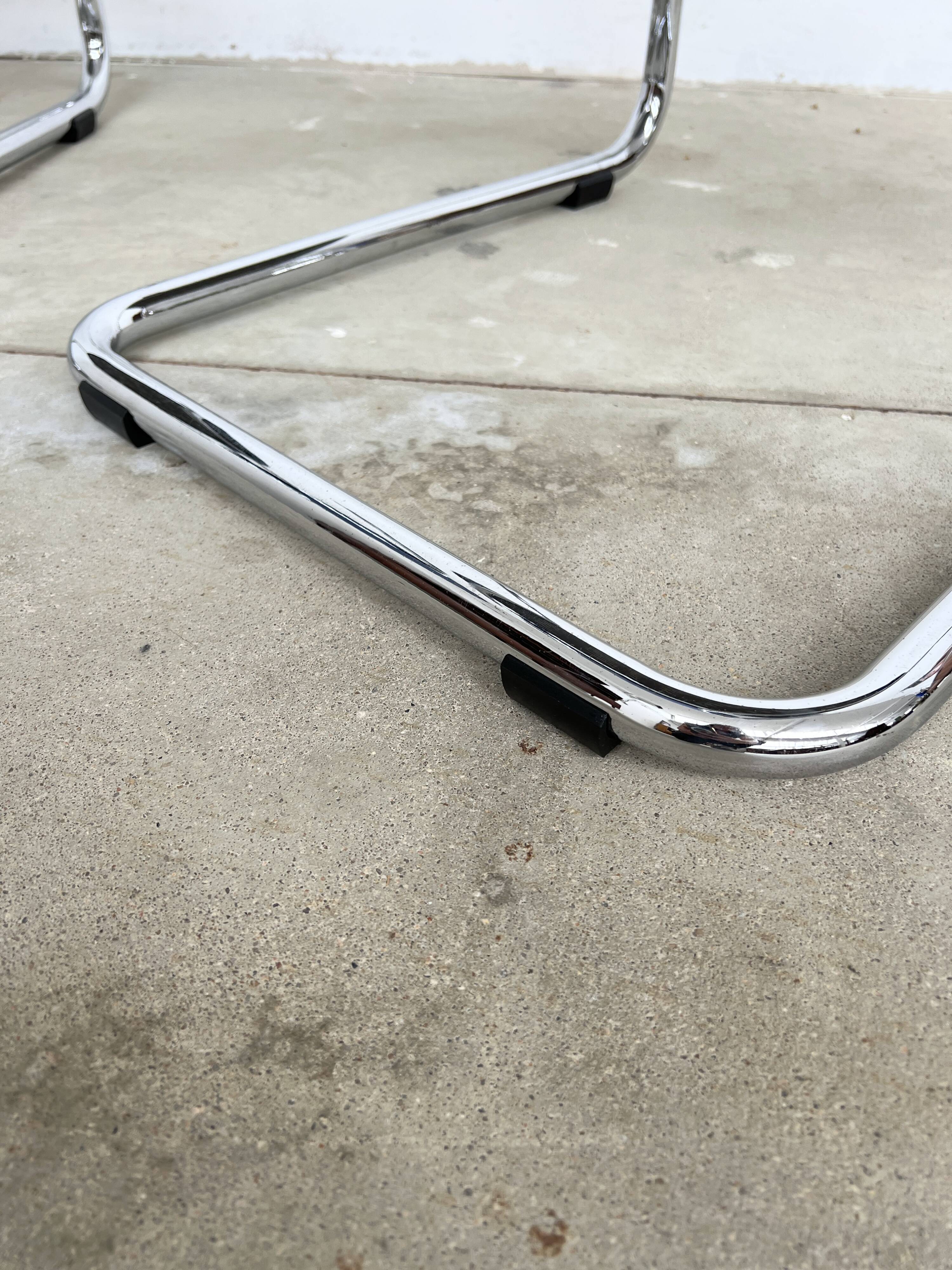 Paire fauteuils Marcel Breuer B64 Knoll tissu bleu