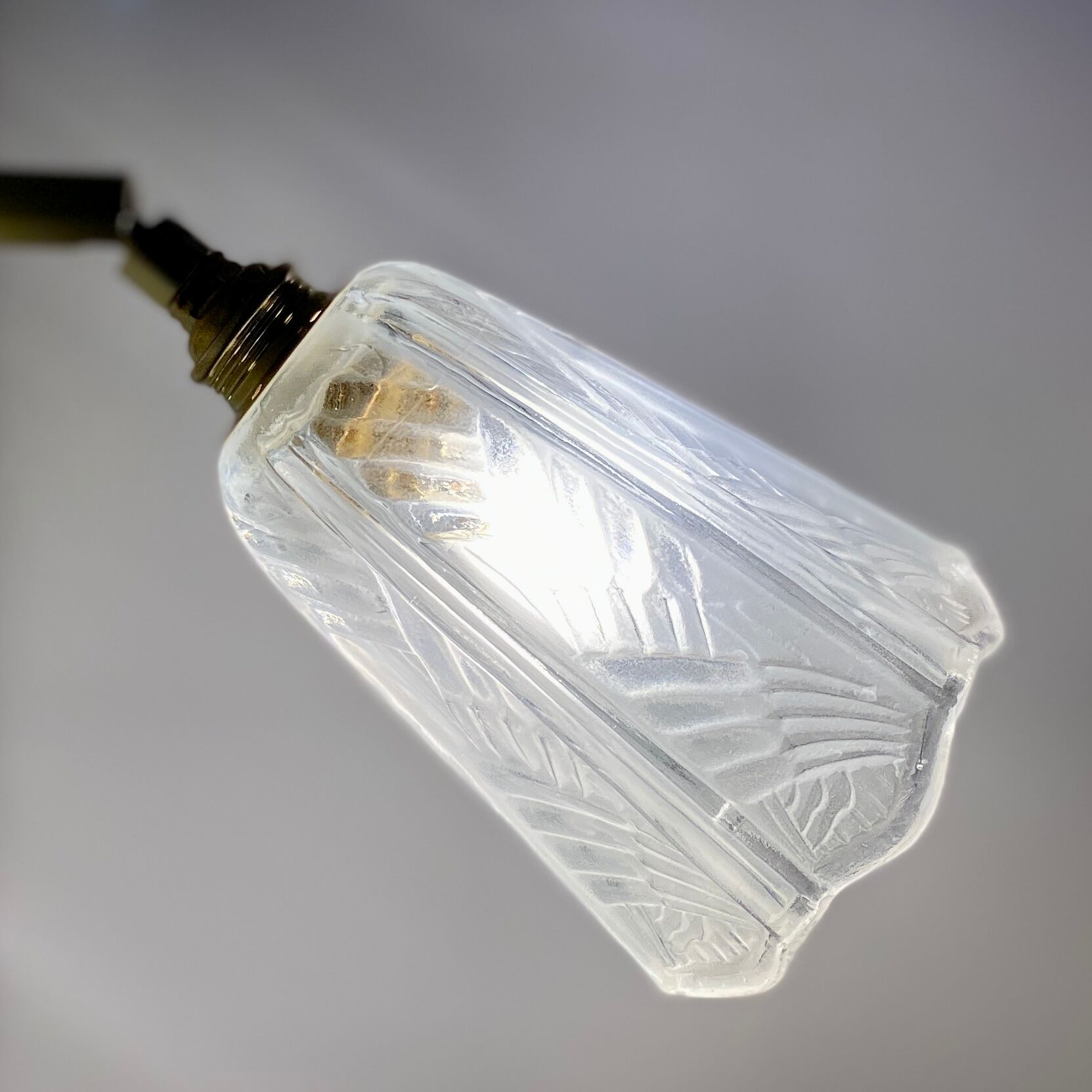 Vintage art deco tulip wall lamp in frosted glass