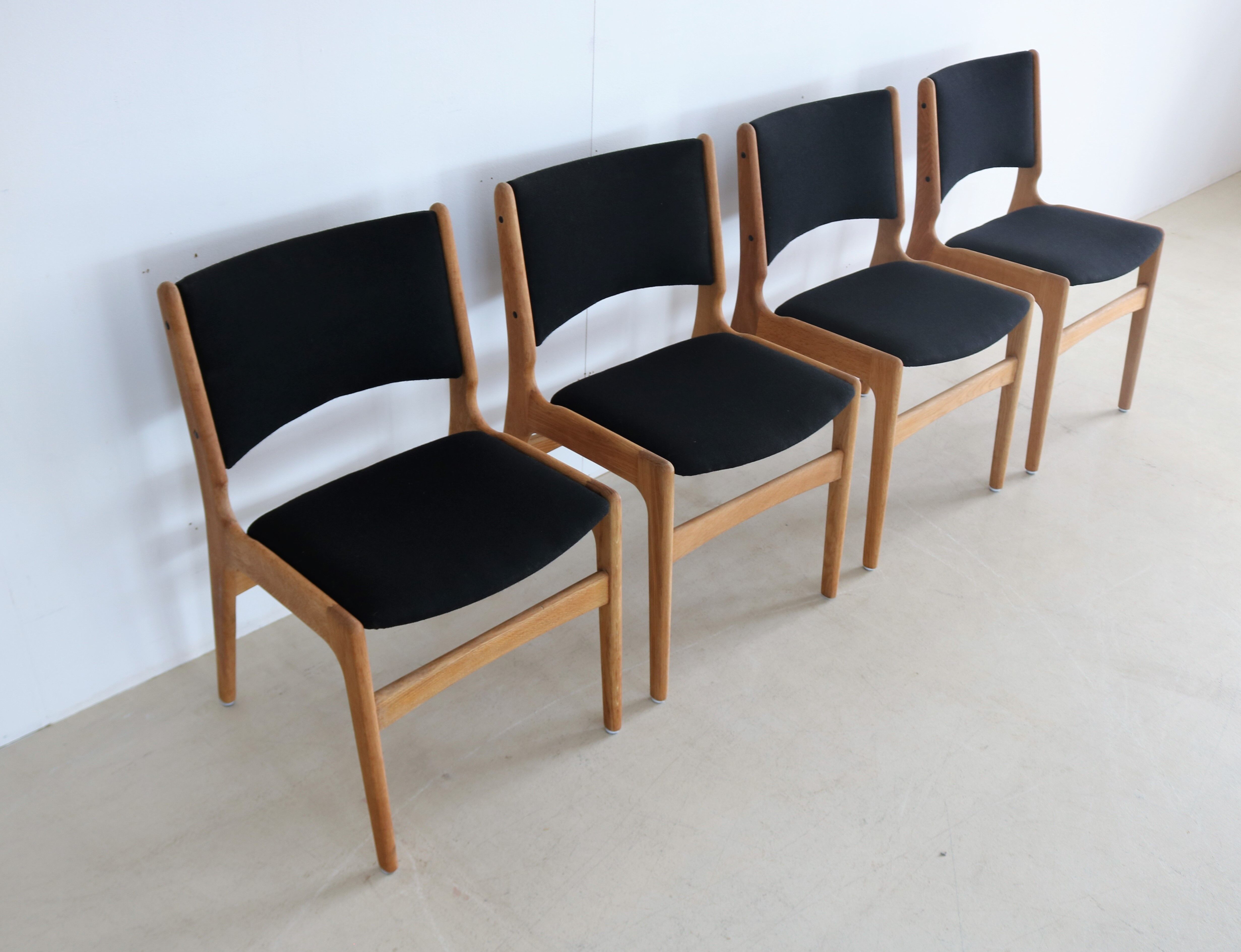 Set of 4 dining room chairs, 60s in oak