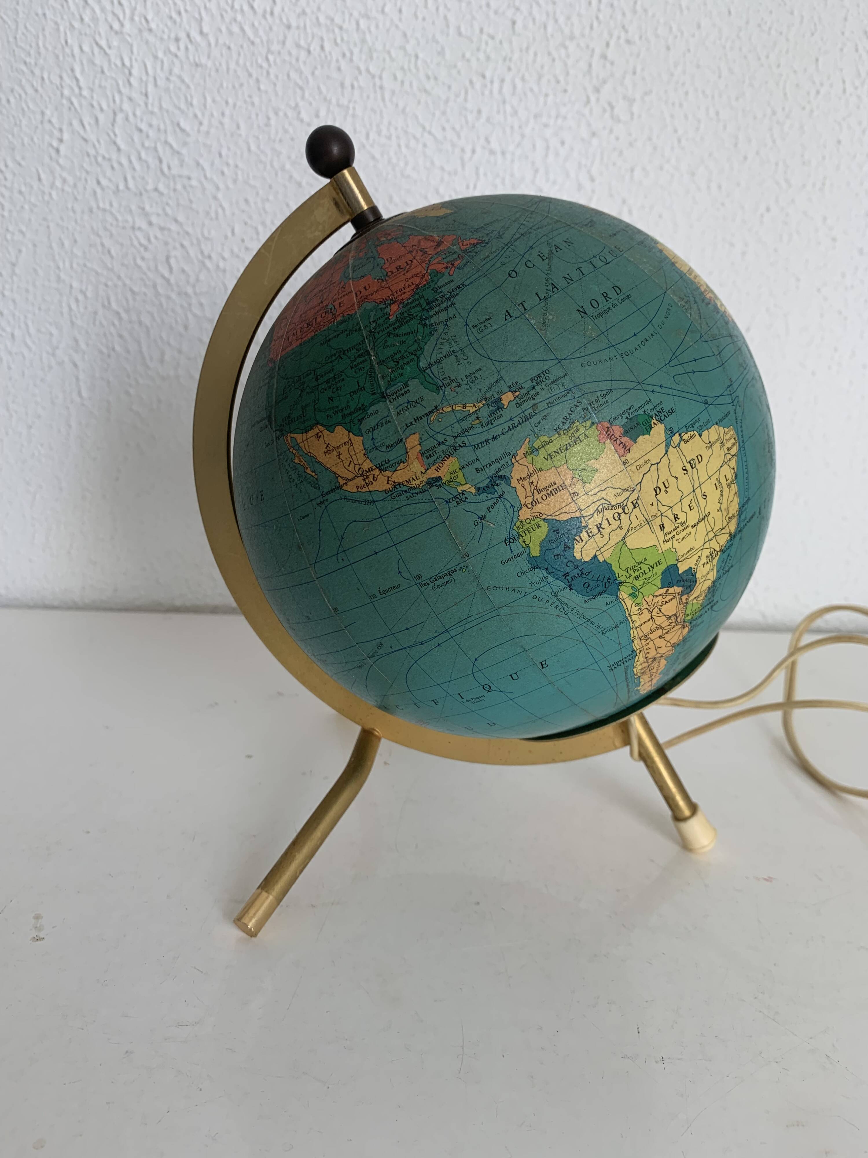Globe terrestre tripode Taride en métal doré et verre, 1967