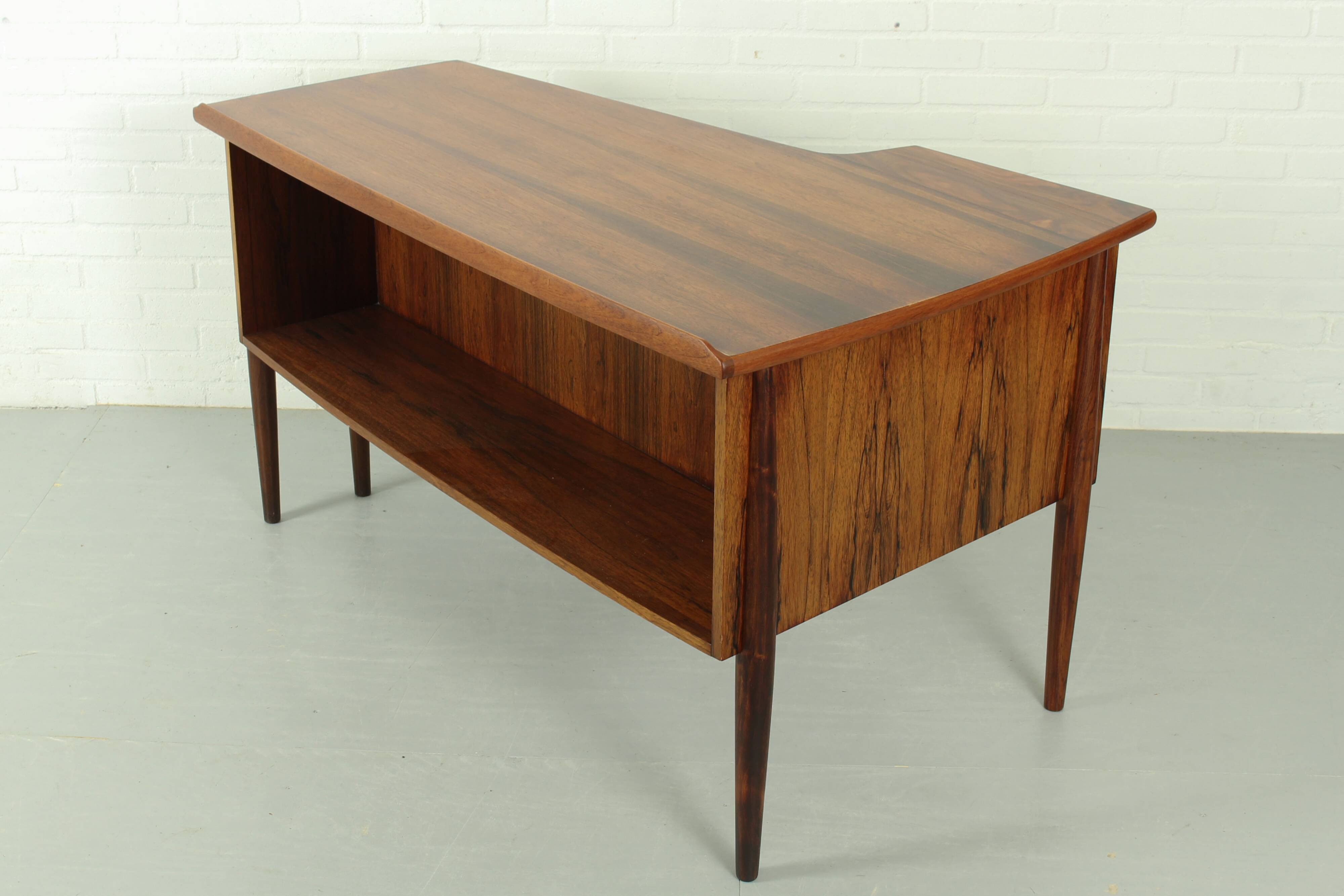 Bureau Boomerang en palissandre du milieu du siècle, années 1960