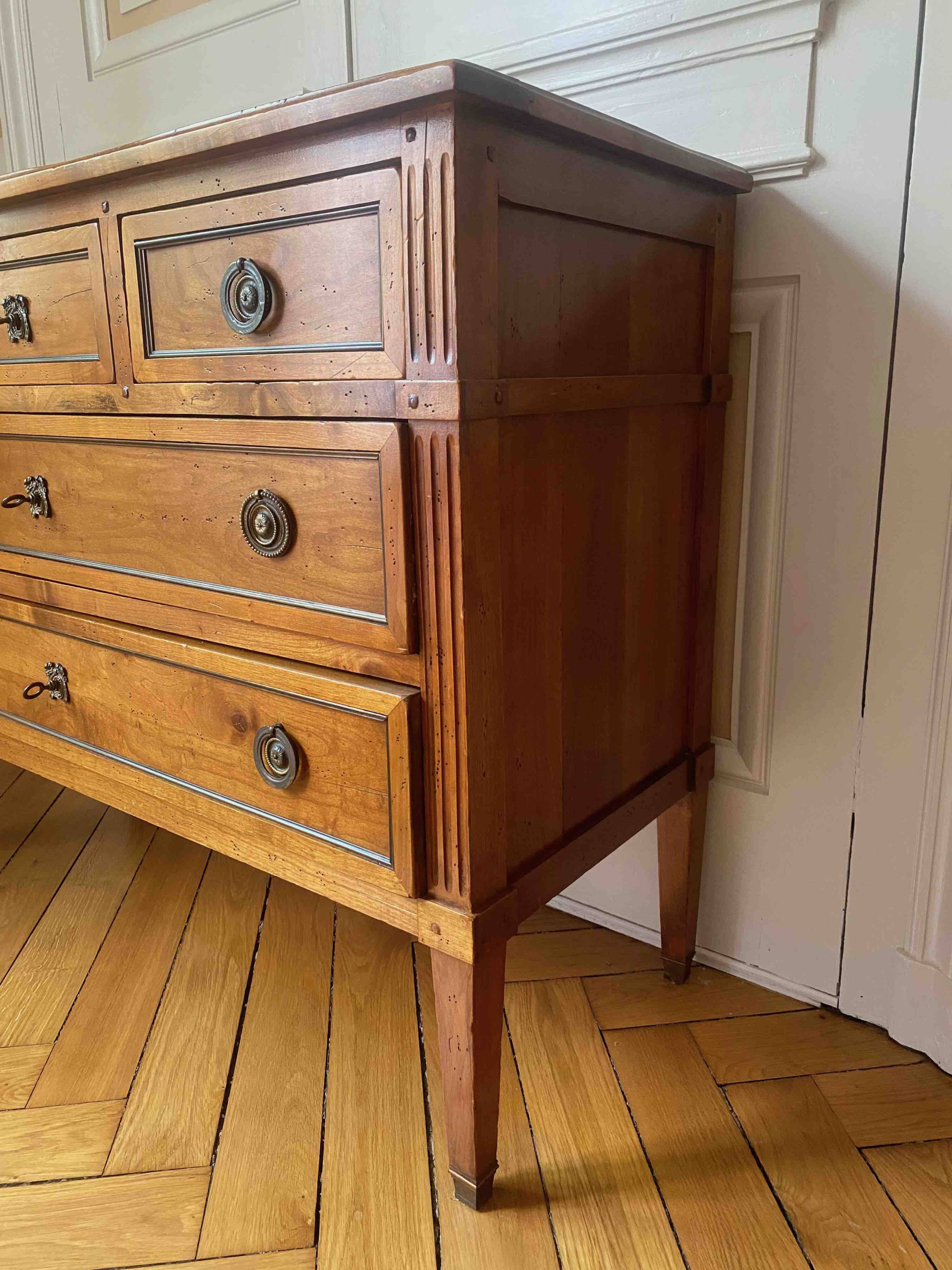 Directory chest of drawers