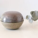 Pretty round box, pottery, vintage