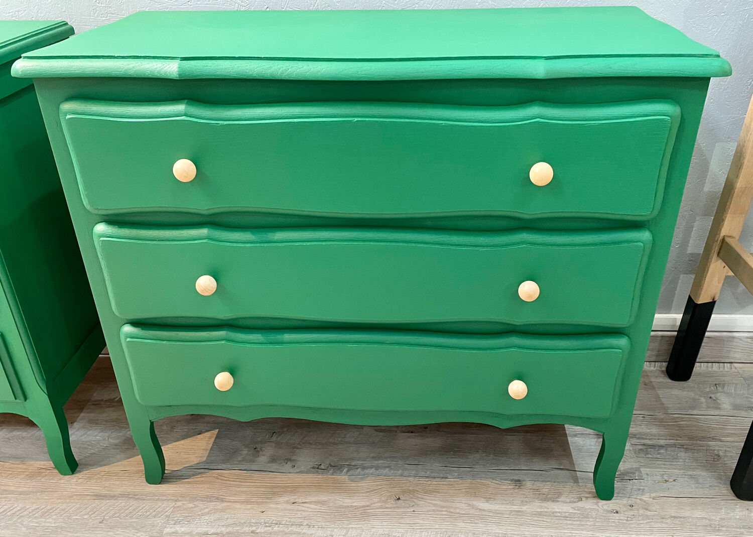 Antique chest of drawers