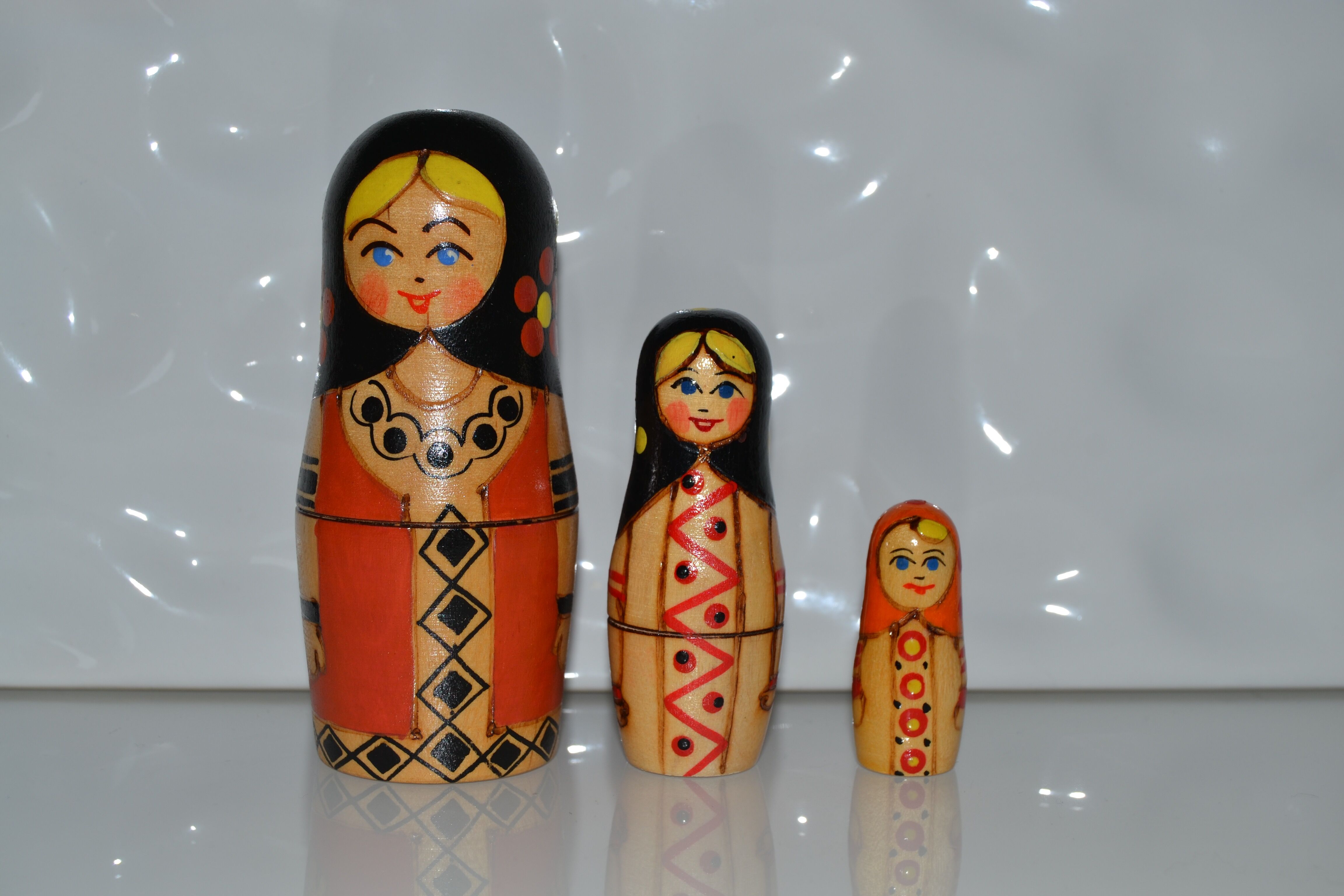 Dolls Russians matriochkas trundle