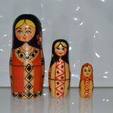 Dolls Russians matriochkas trundle