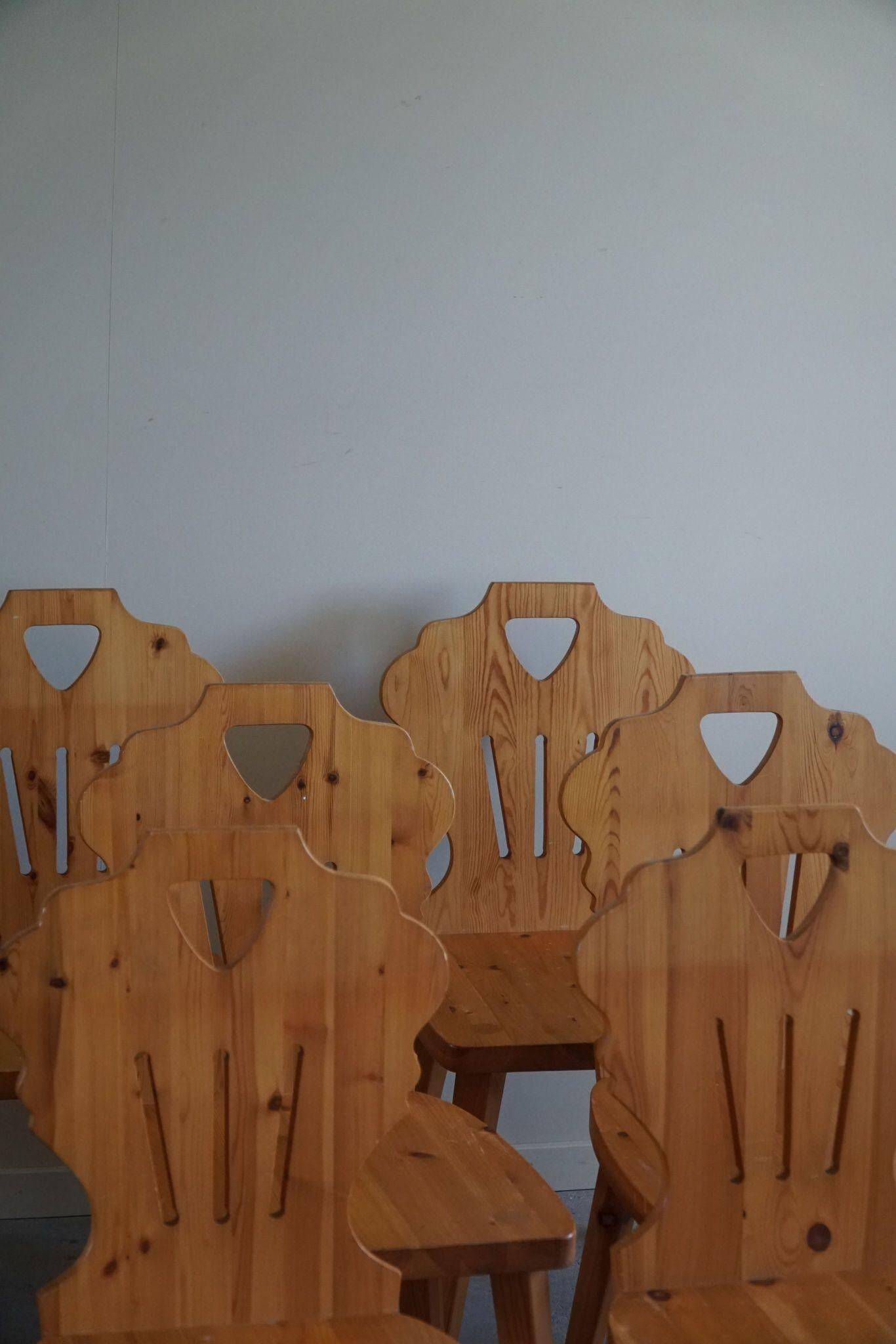 Set of 6 pine chairs