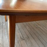 Scandinavian table in tack
