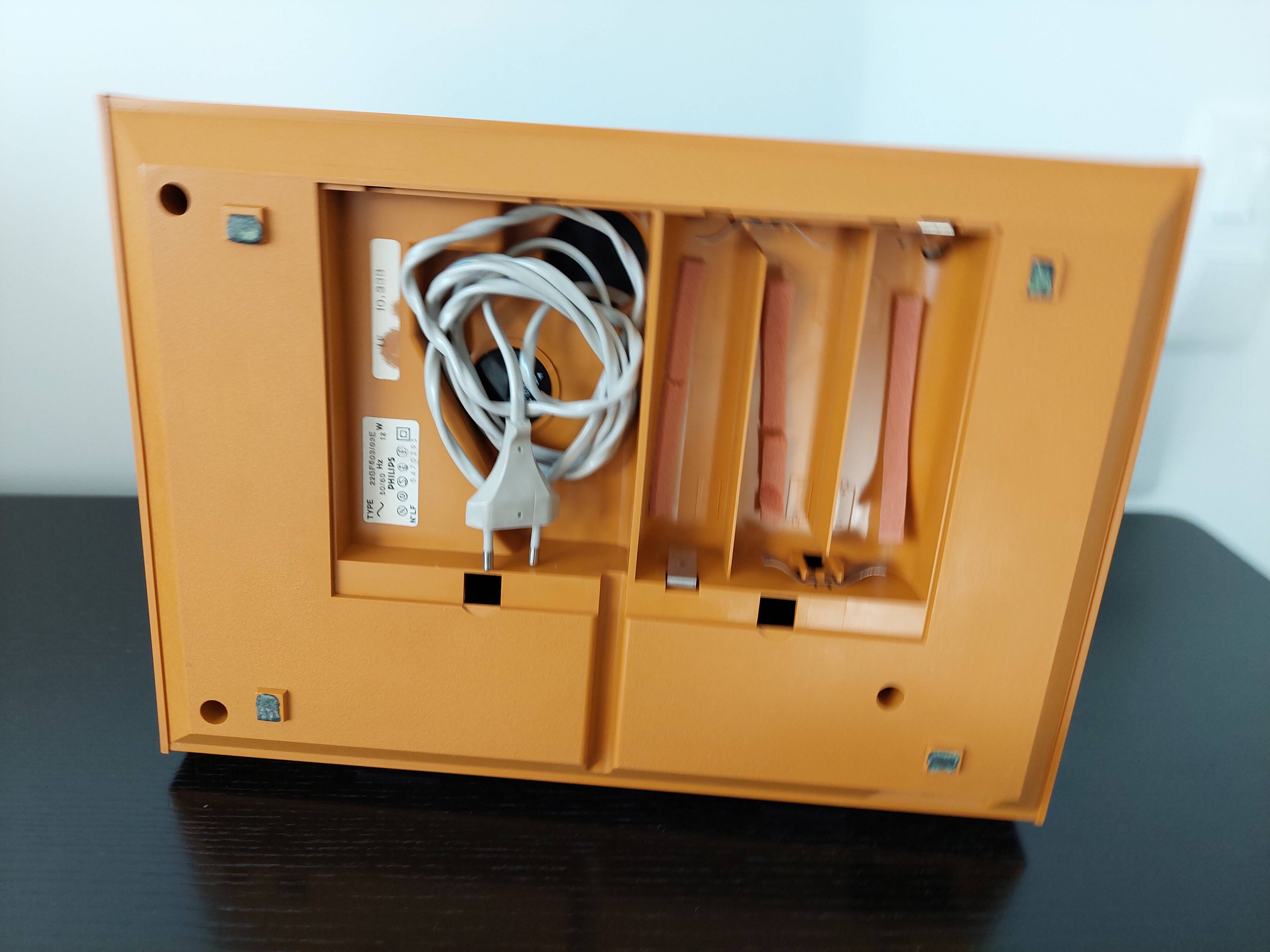 PHILIPS RECORD PLAYER