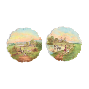 Paire de plats peints - porcelaine